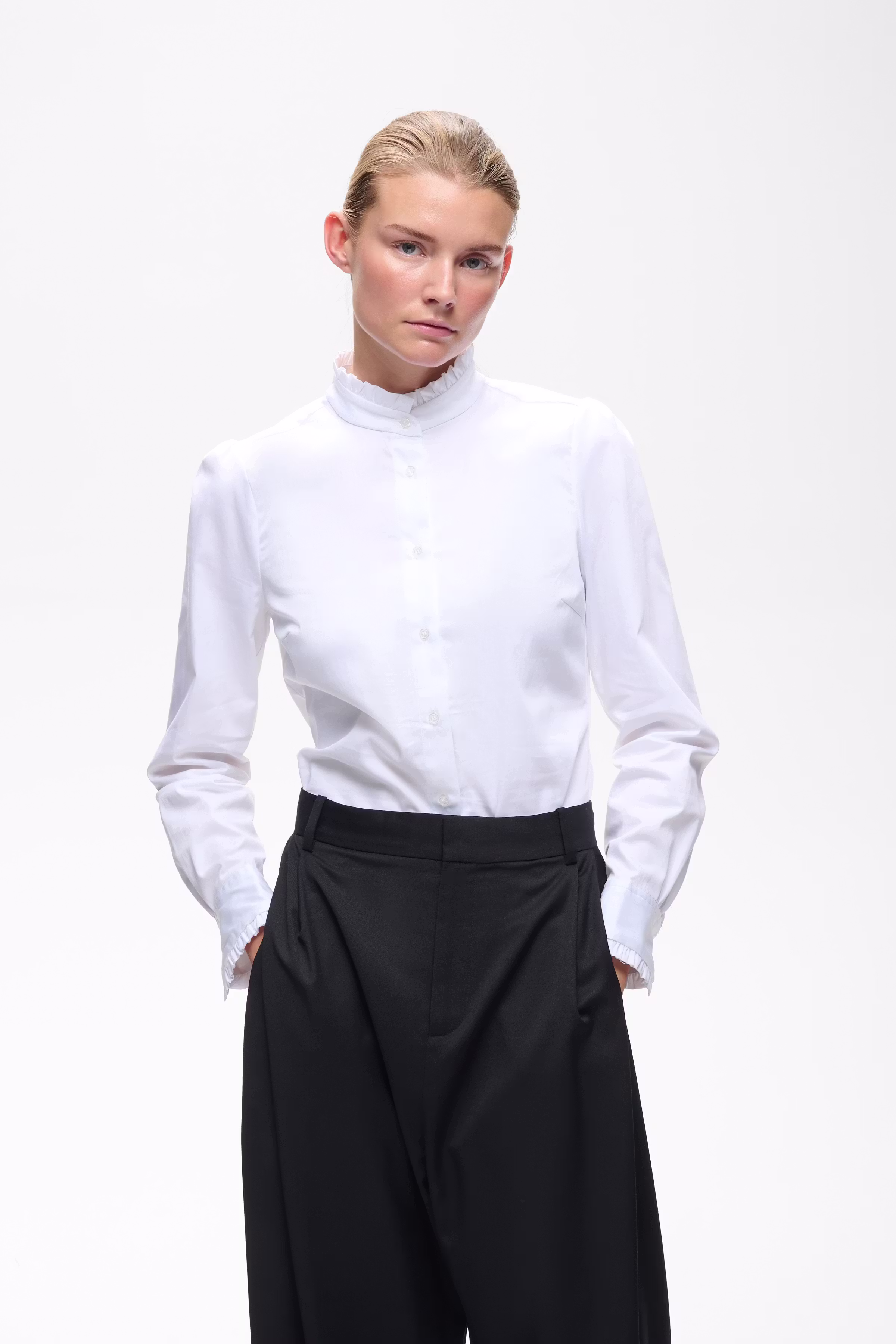 CallyIW LOOKBOOK FRONT 30111128-300001