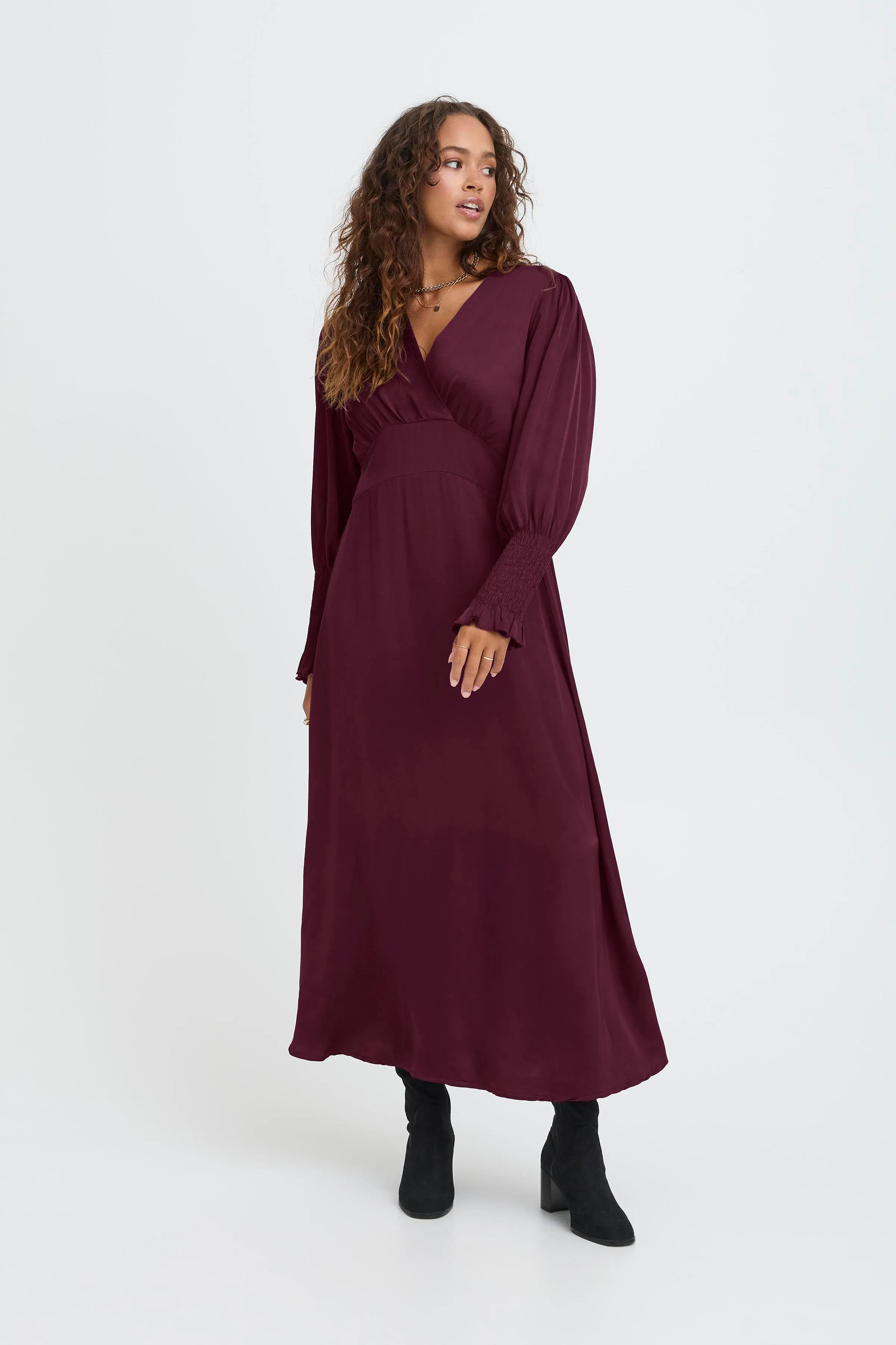 SBOLIVIA Kjole LOOKBOOK FRONT 22101104-191724