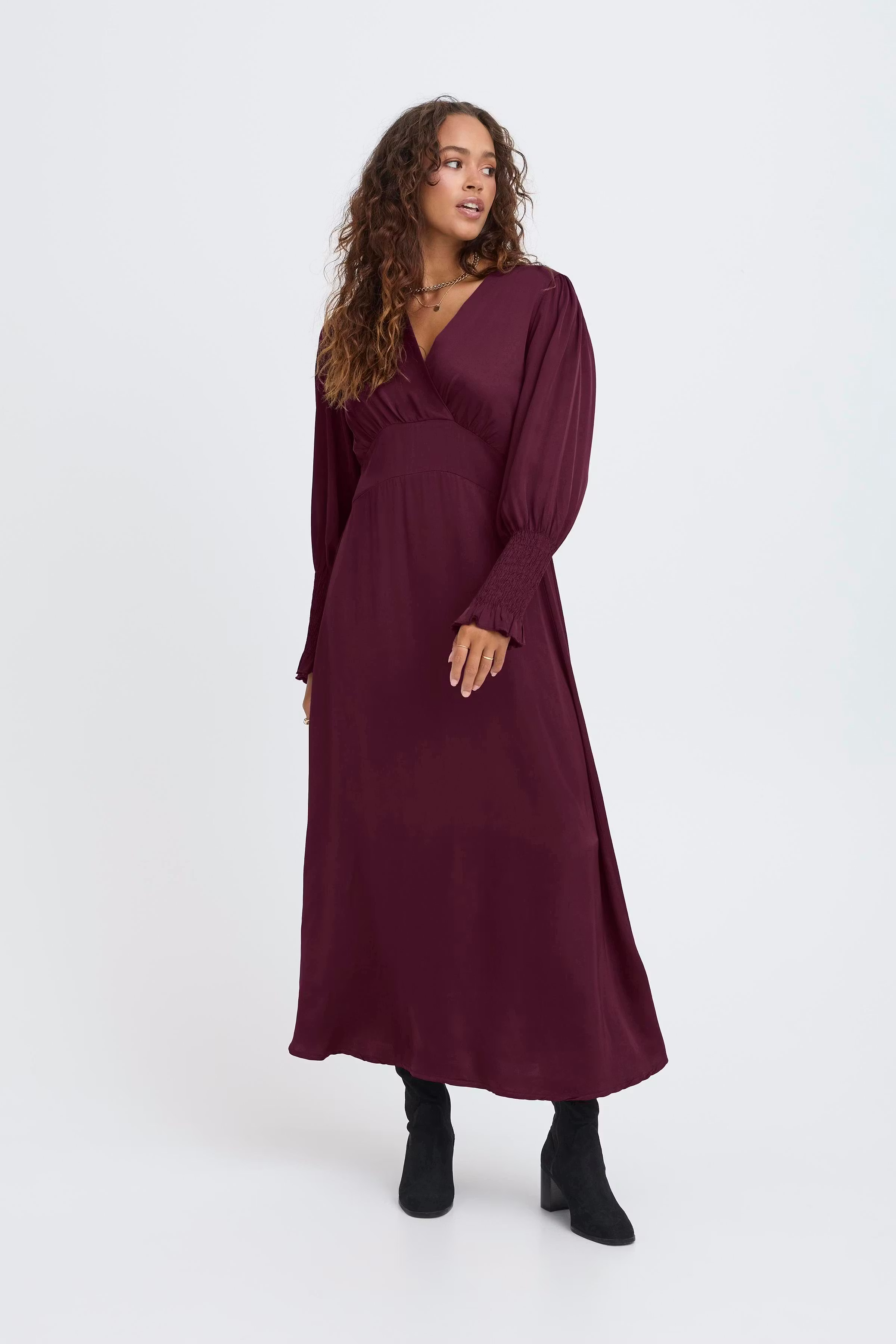SBOLIVIA Kjole LOOKBOOK FRONT 22101104-191724