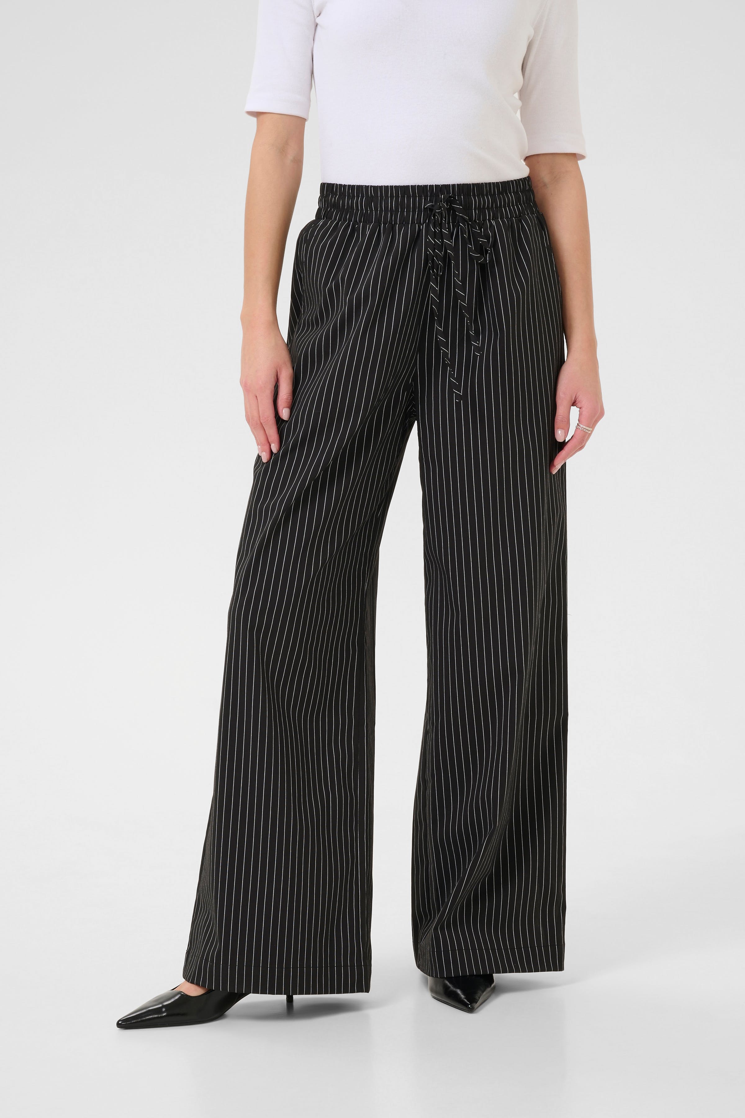 KAeliana Trousers LOOKBOOK FRONT 10510610-108244