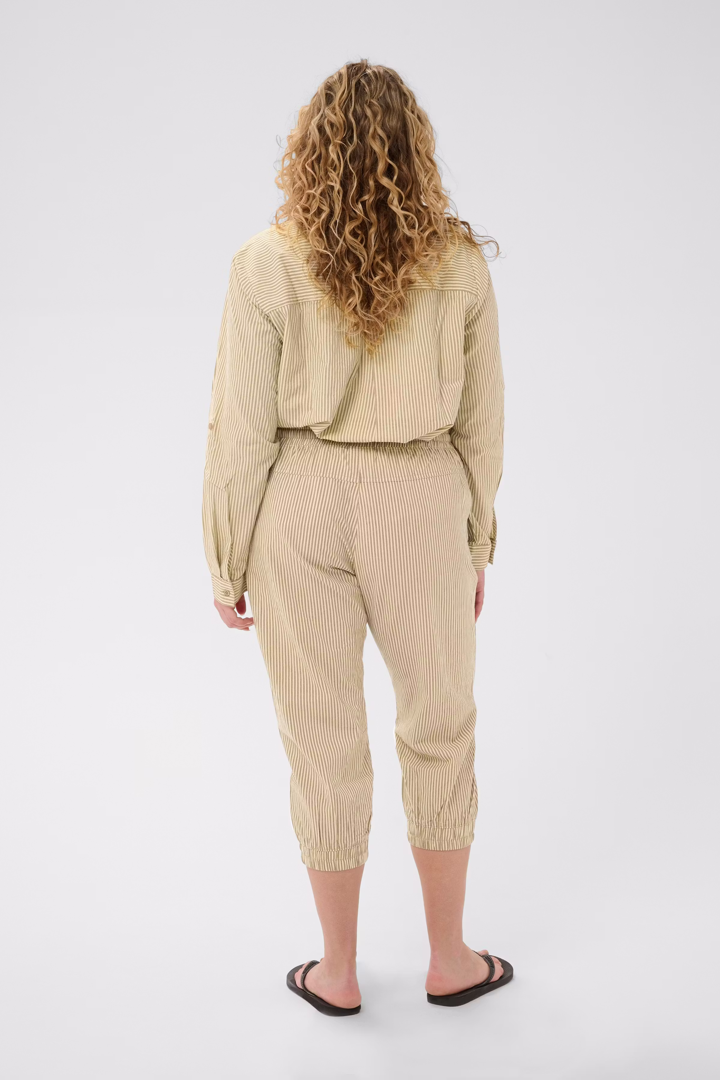 KCnana Trousers LOOKBOOK BACK 10583333-107706