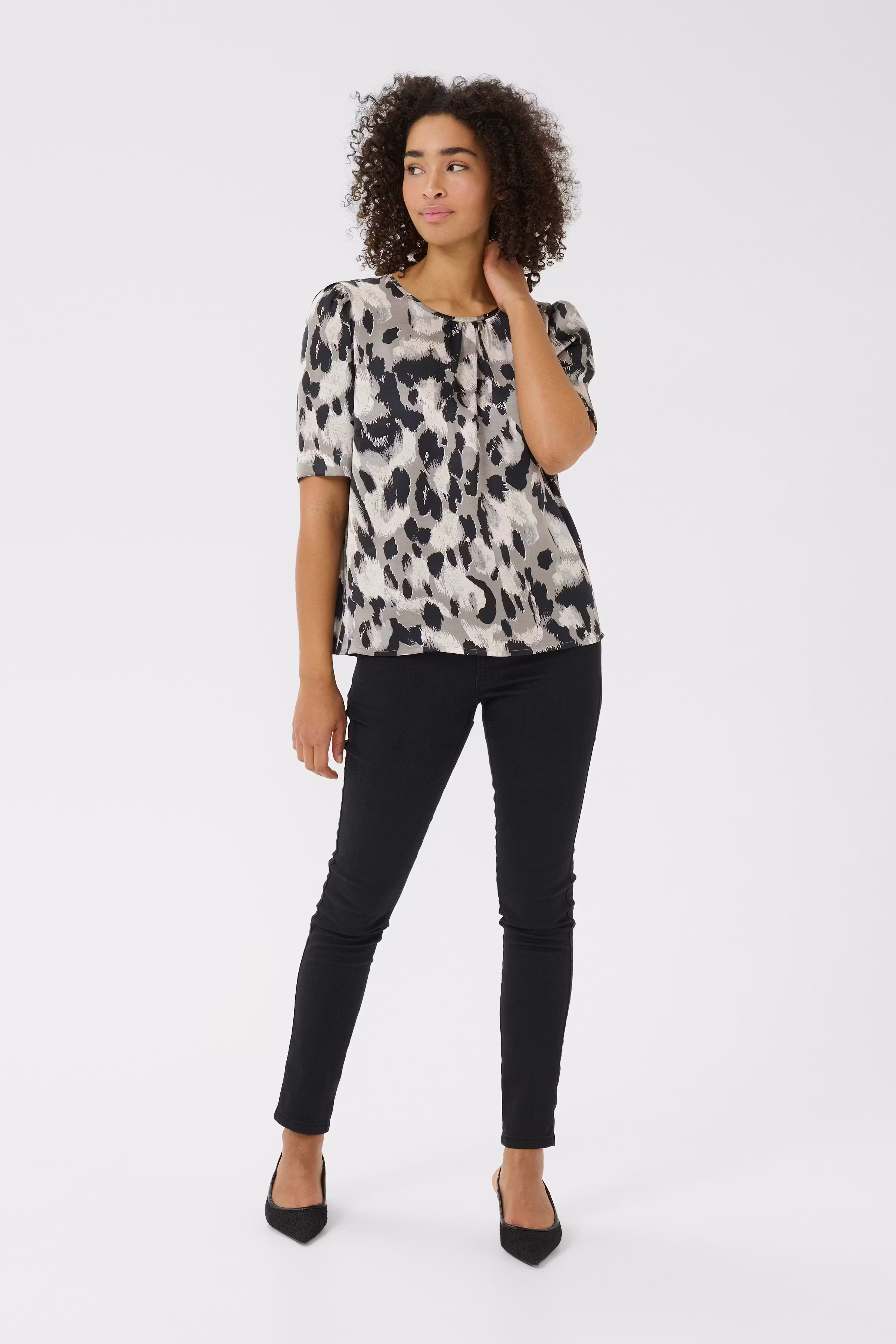 BPaddison Bluse LOOKBOOK FRONT 10590867-107599B