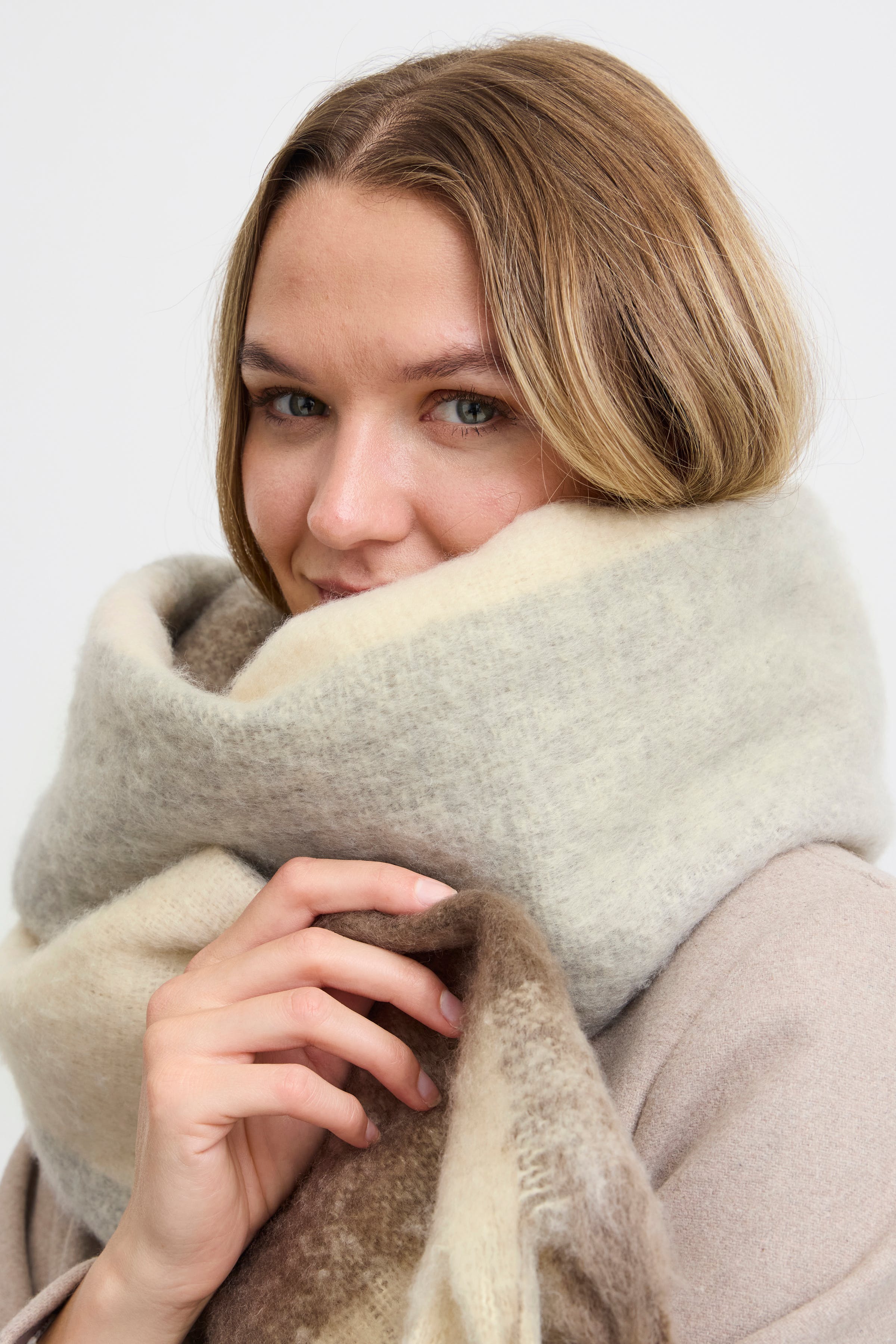 FRWINDY Skjerf LOOKBOOK FRONT 20614620-203392