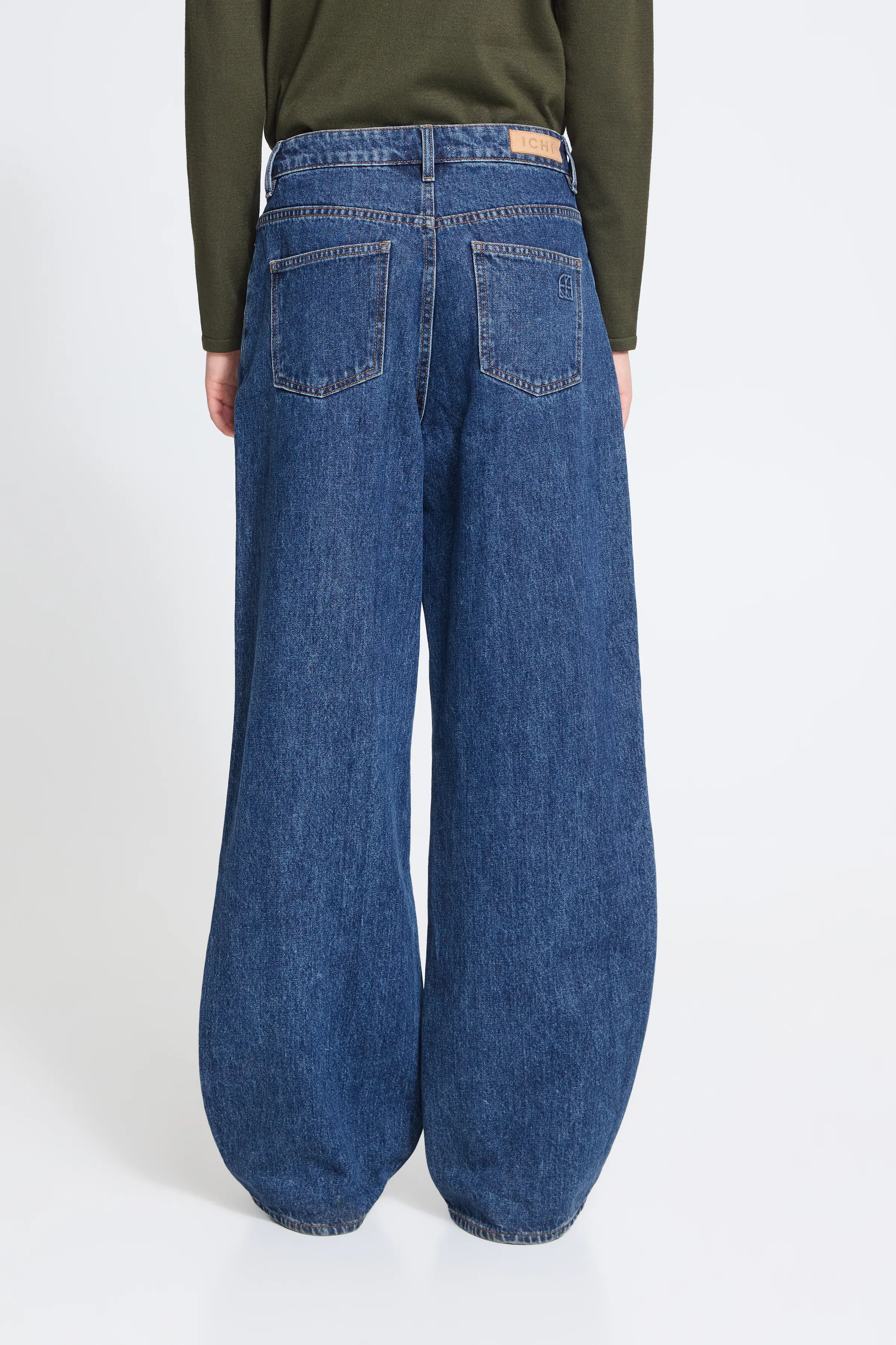IHJULIA Jeans LOOKBOOK BACK 20126473-200929