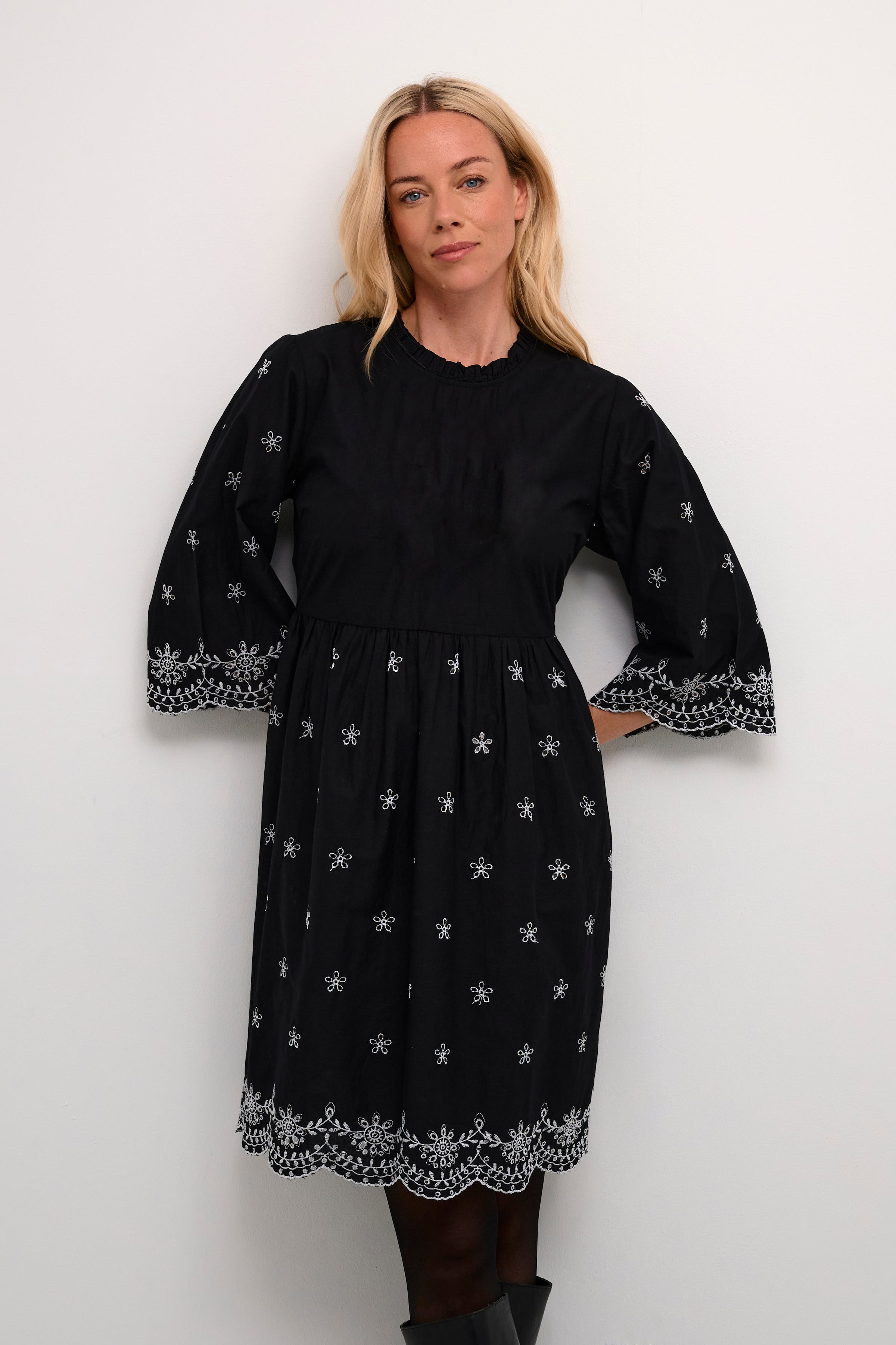 CRAnnea Robe LOOKBOOK FRONT 10612190-100120