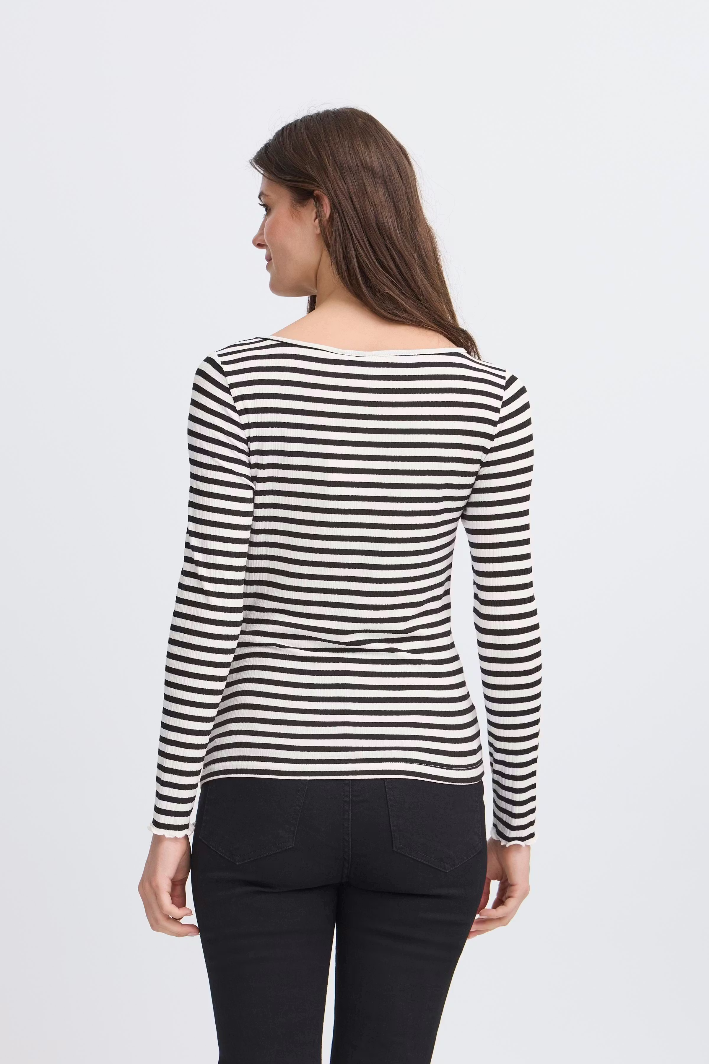 IHCELLA Langermet T-shirt LOOKBOOK BACK 20122819-900000435
