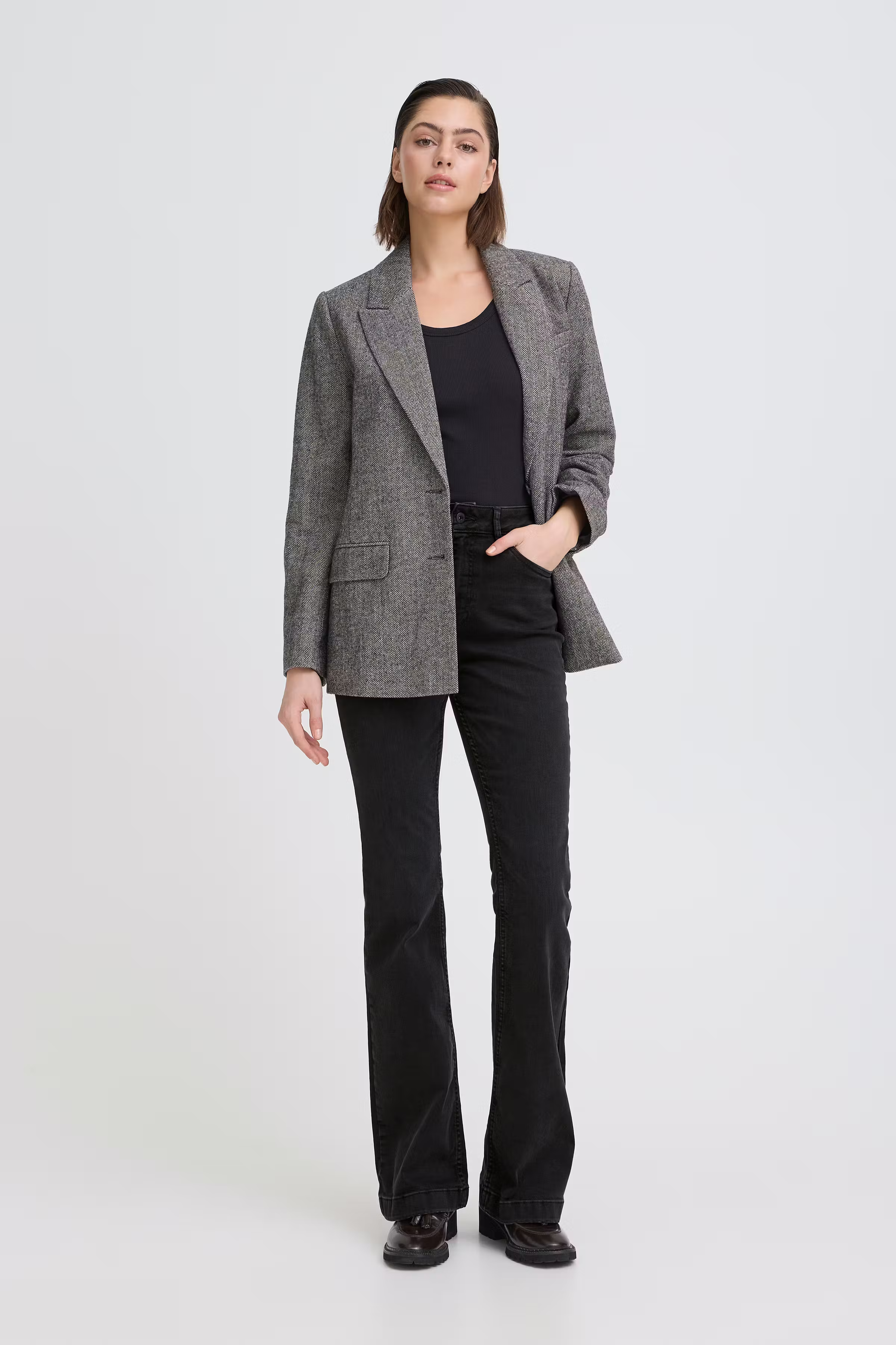 PZBECCA UHW Bootcut Leg LOOKBOOK FRONT 50207285-200004