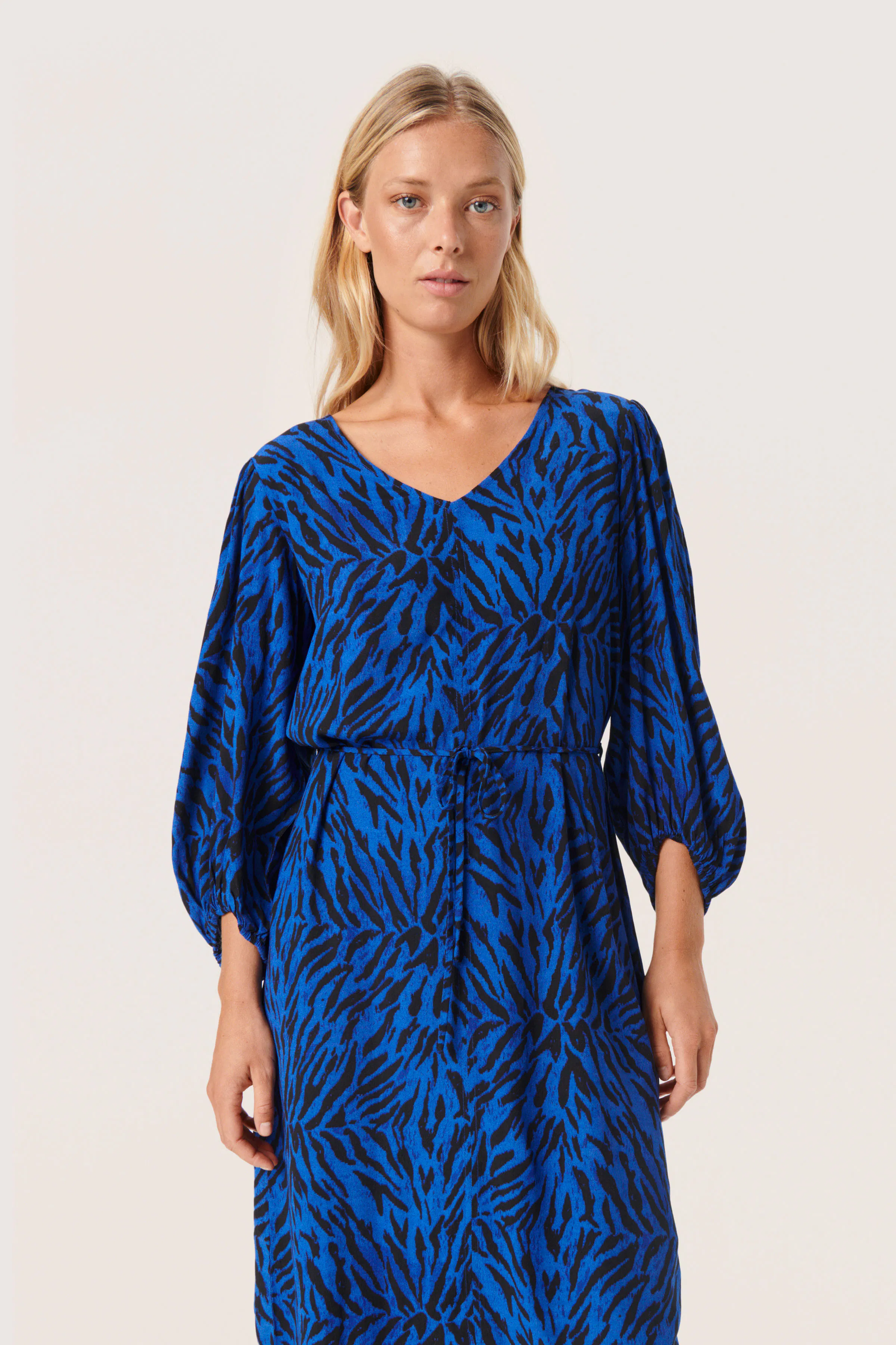 SLIna Dress LOOKBOOK FRONT 30407248-302579