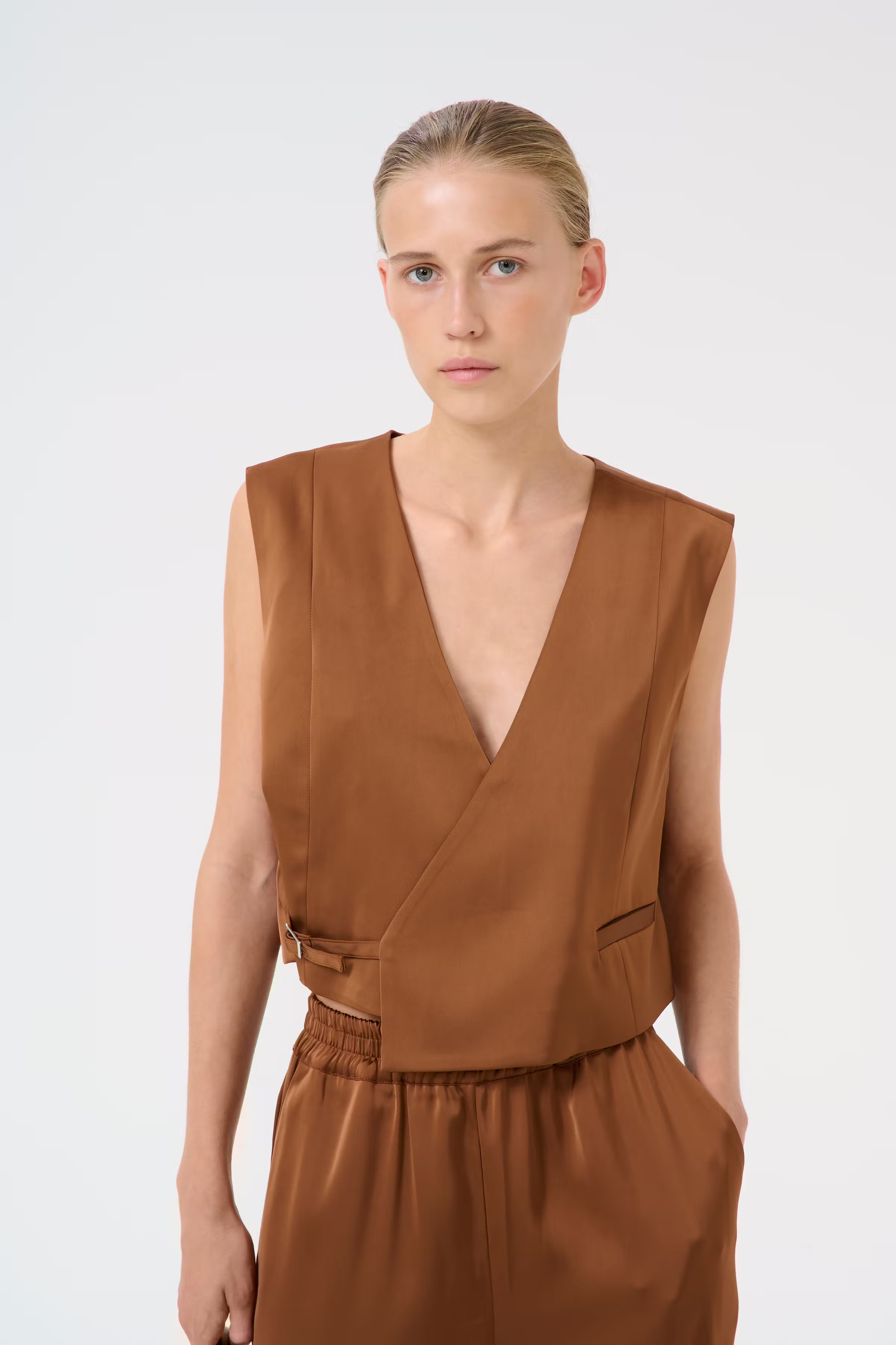 GZlia Waistcoat LOOKBOOK FRONT 10910236-191227