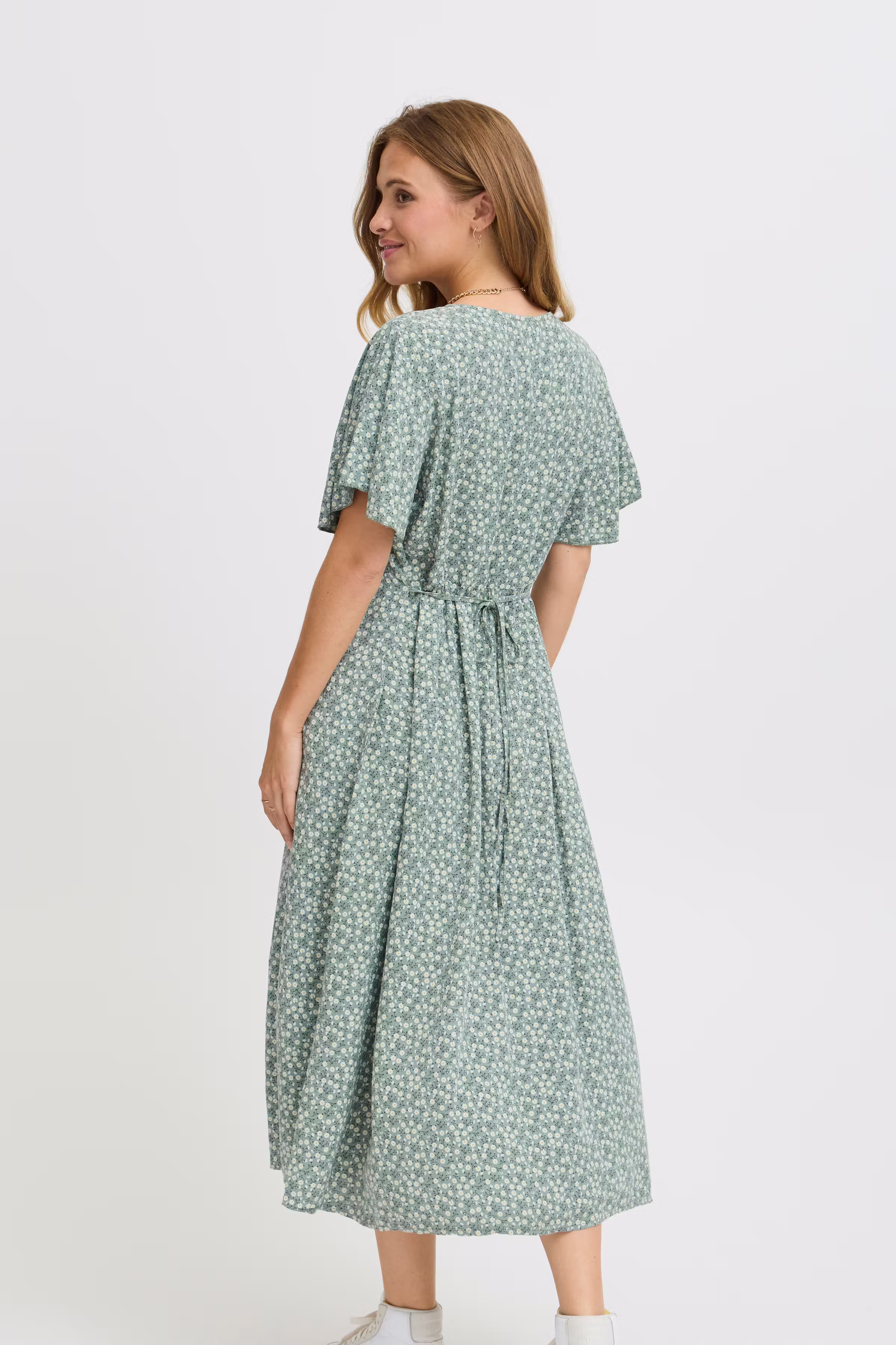 SBGINA Kjole LOOKBOOK BACK 22100685-176212