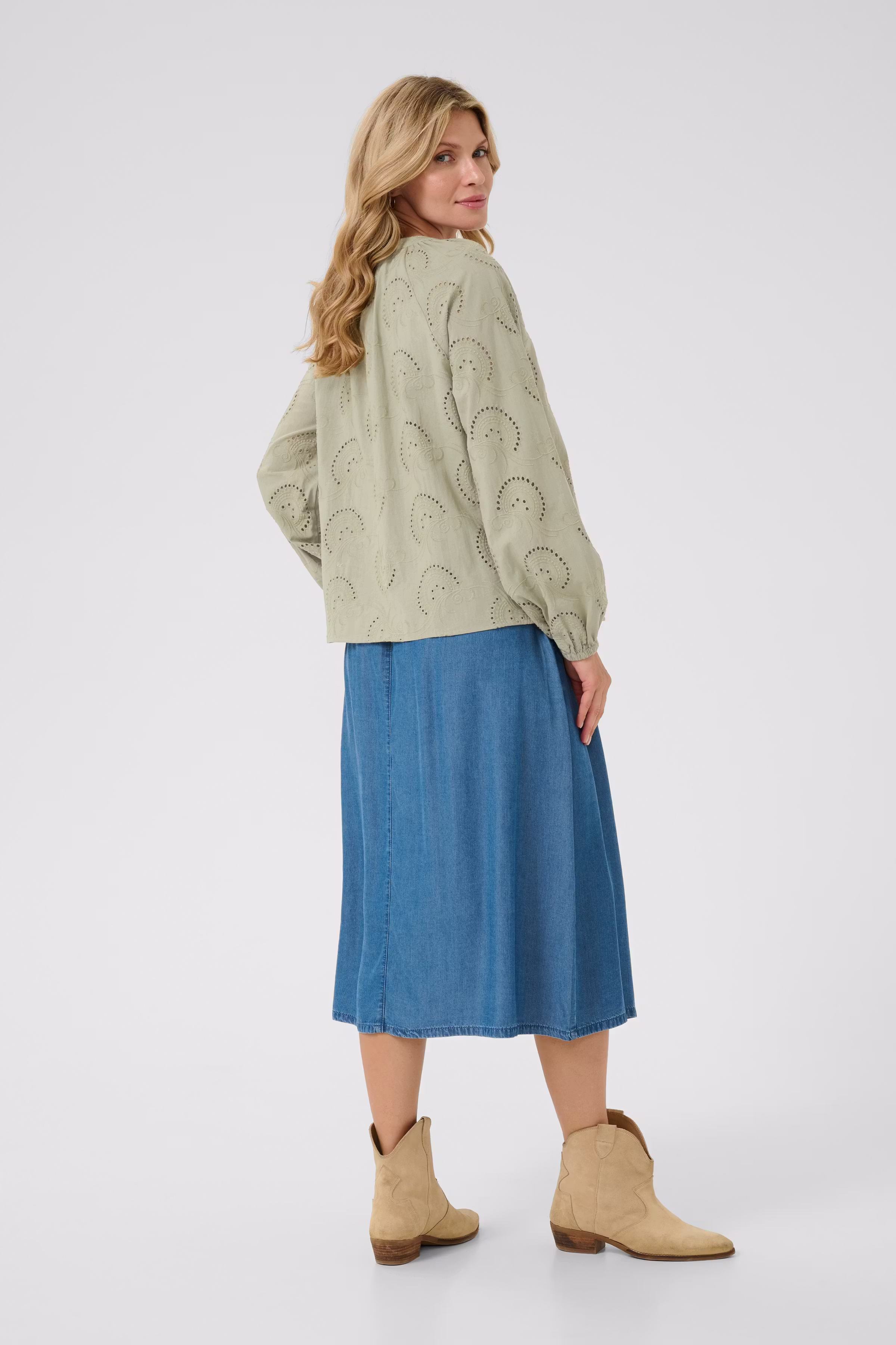 CRDelia Bluse LOOKBOOK BACK 10613324-160213