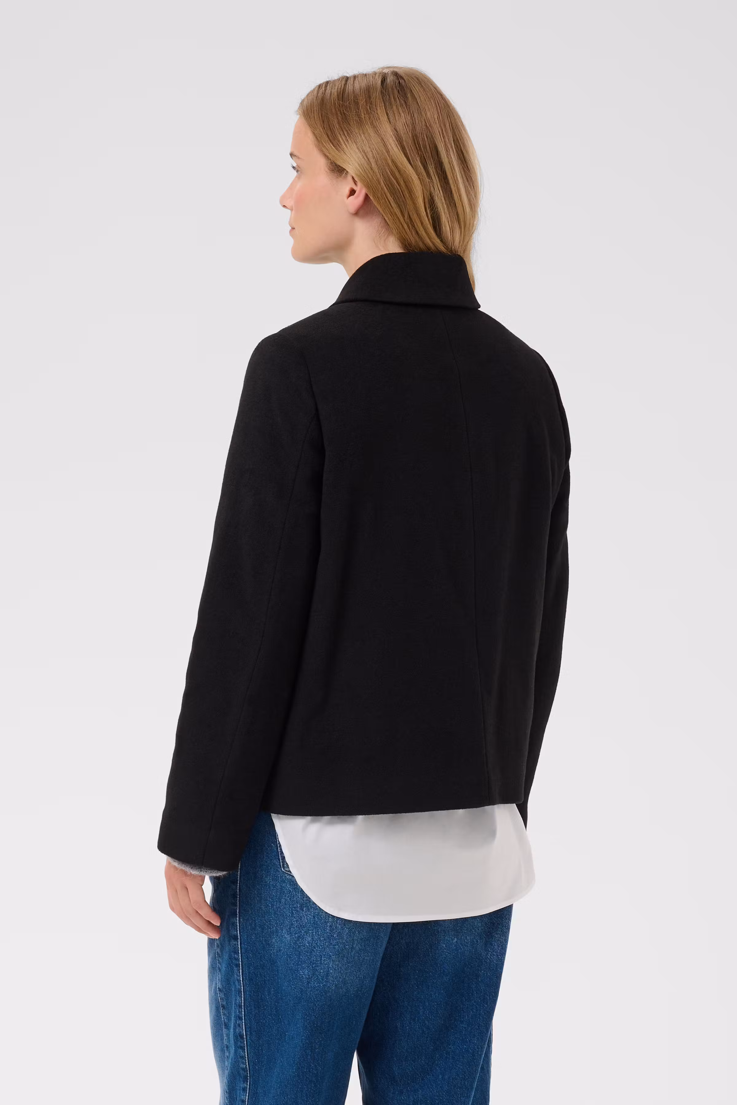 LamillaPW Mantel LOOKBOOK BACK 30310259-194008