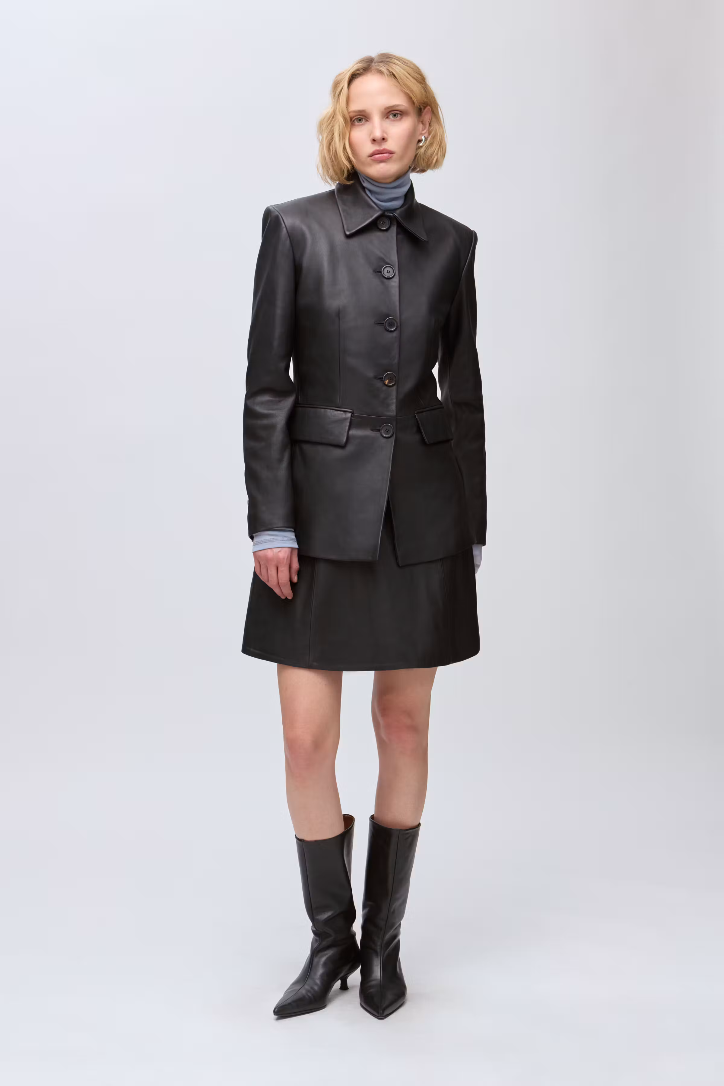 IOLiza Ytterplagg LOOKBOOK FRONT 30600111-BK999