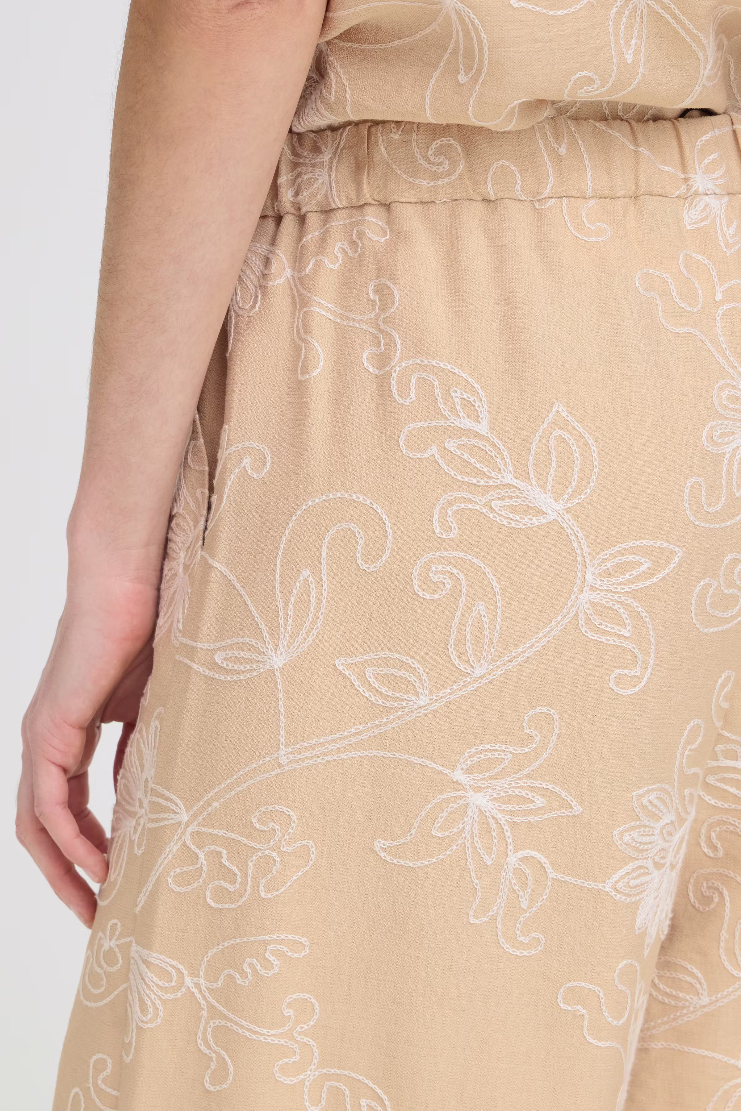 BYDAIDA Broek LOOKBOOK DETAIL 20819010-900008593