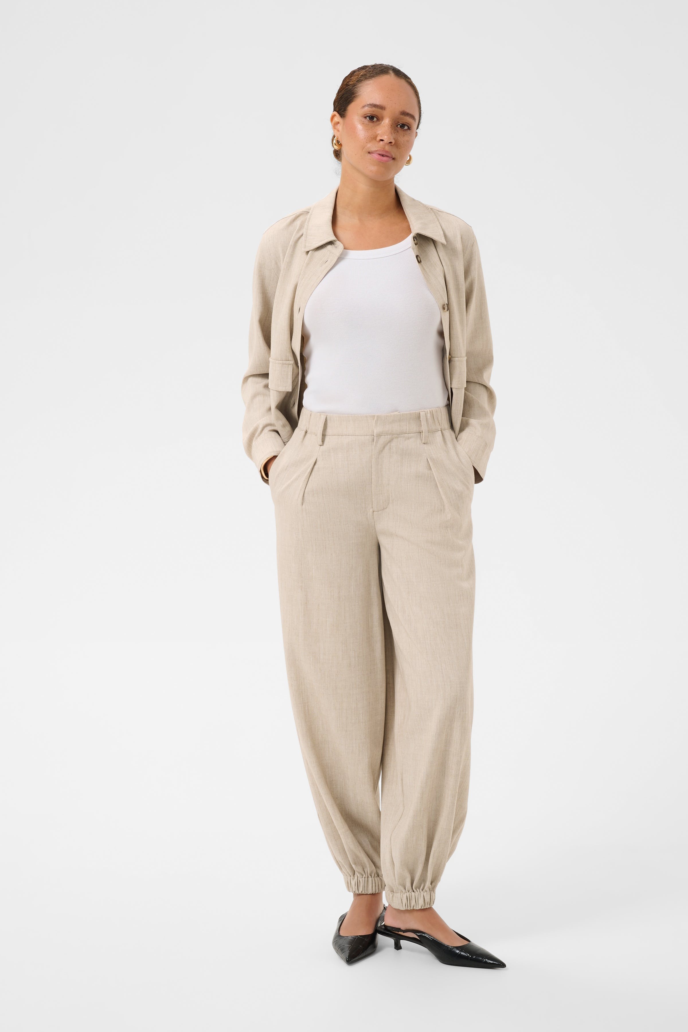 KAomila Trousers LOOKBOOK FRONT 10511837-1513051