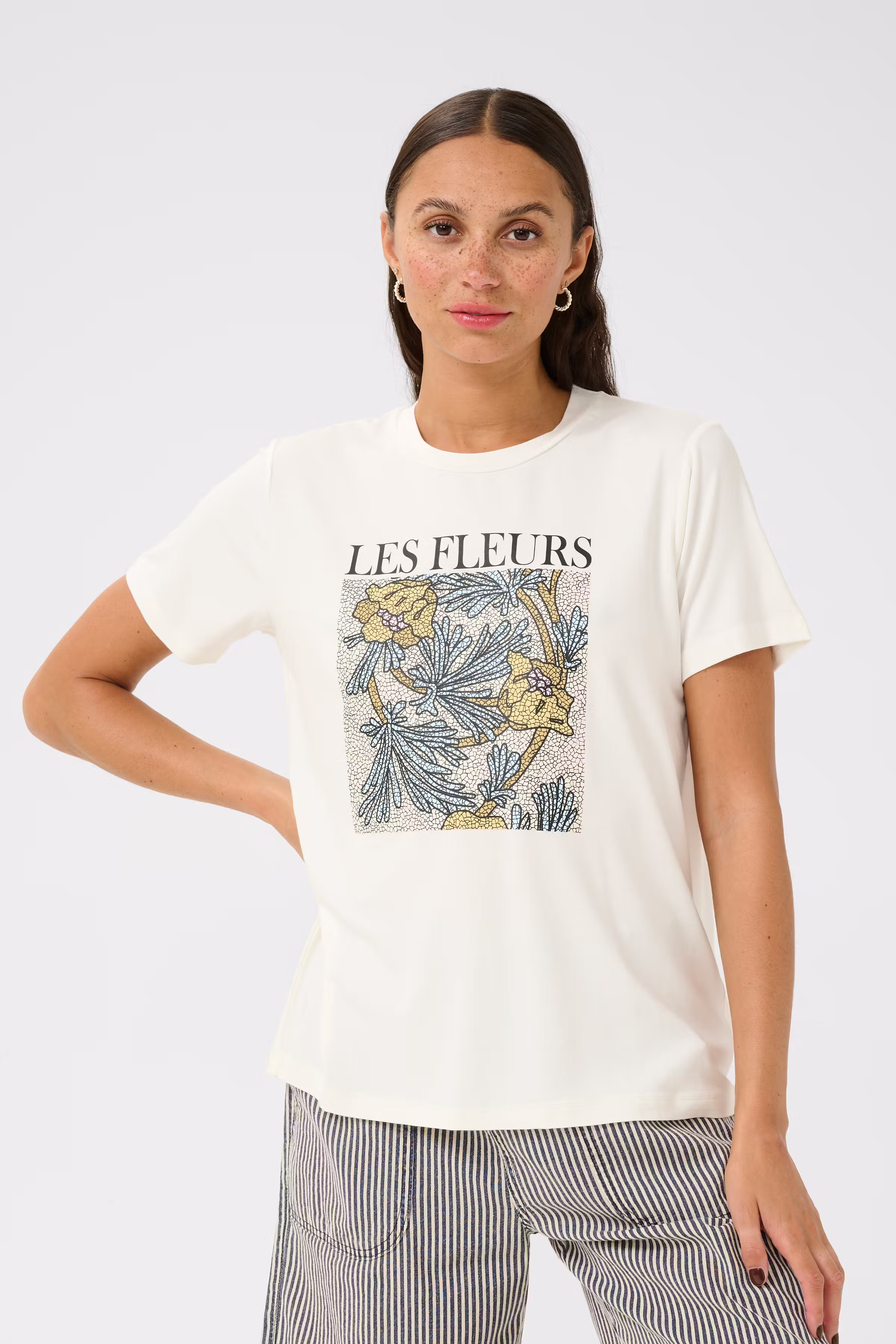 KAjulie T-shirt LOOKBOOK FRONT 10509998-110602