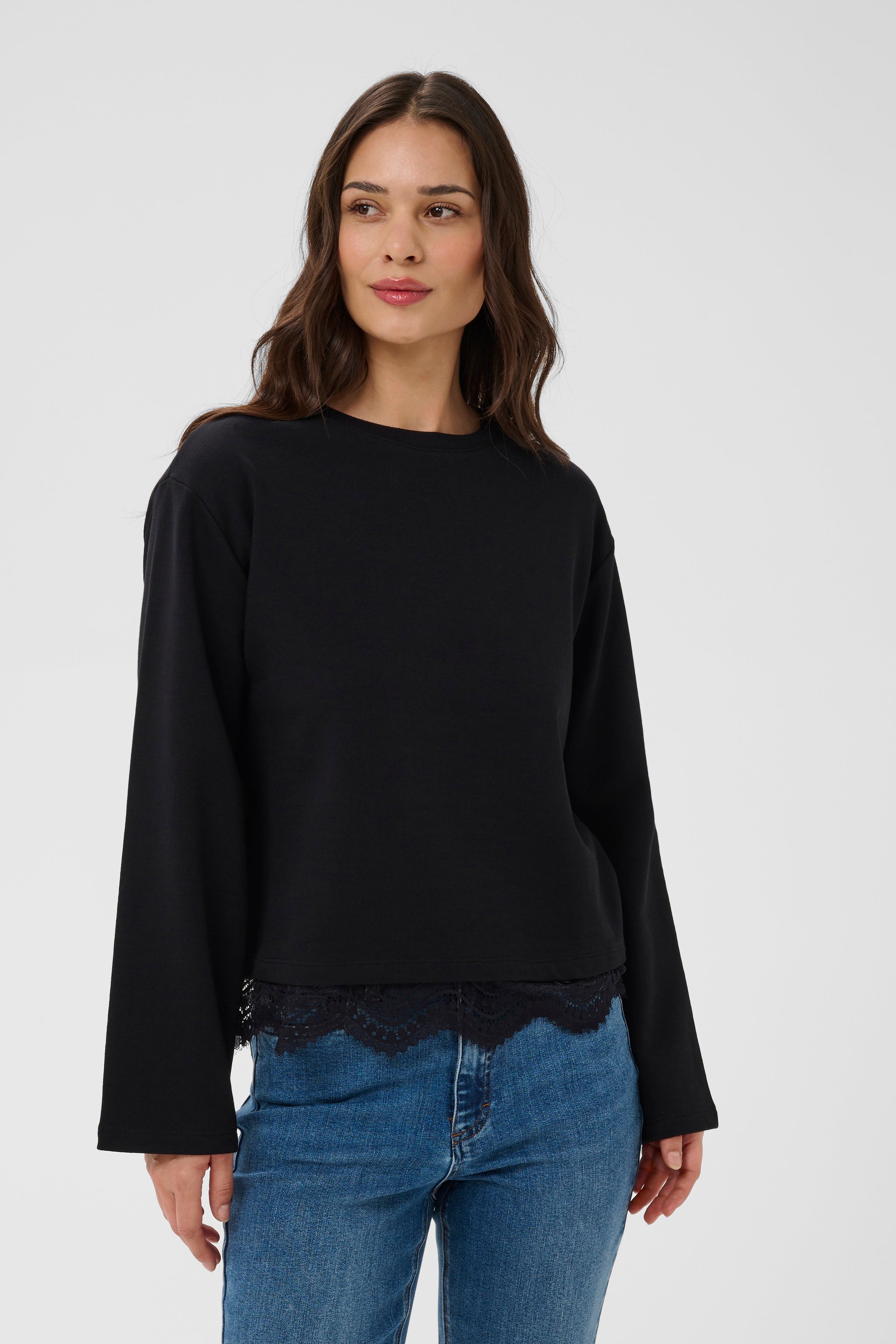 KAsophie Sweatshirt LOOKBOOK FRONT 10512596-100121