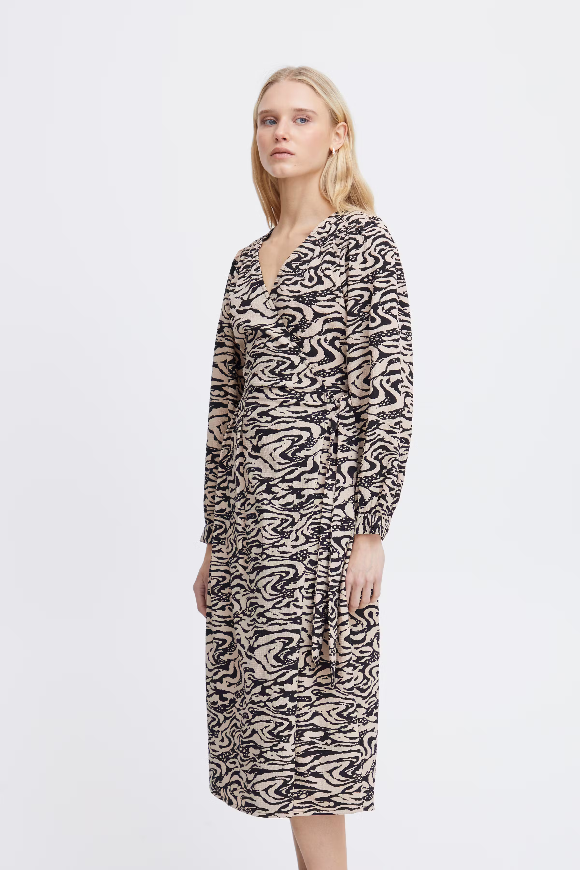 IHFANORA Kleid LOOKBOOK FRONT 20120418-202752