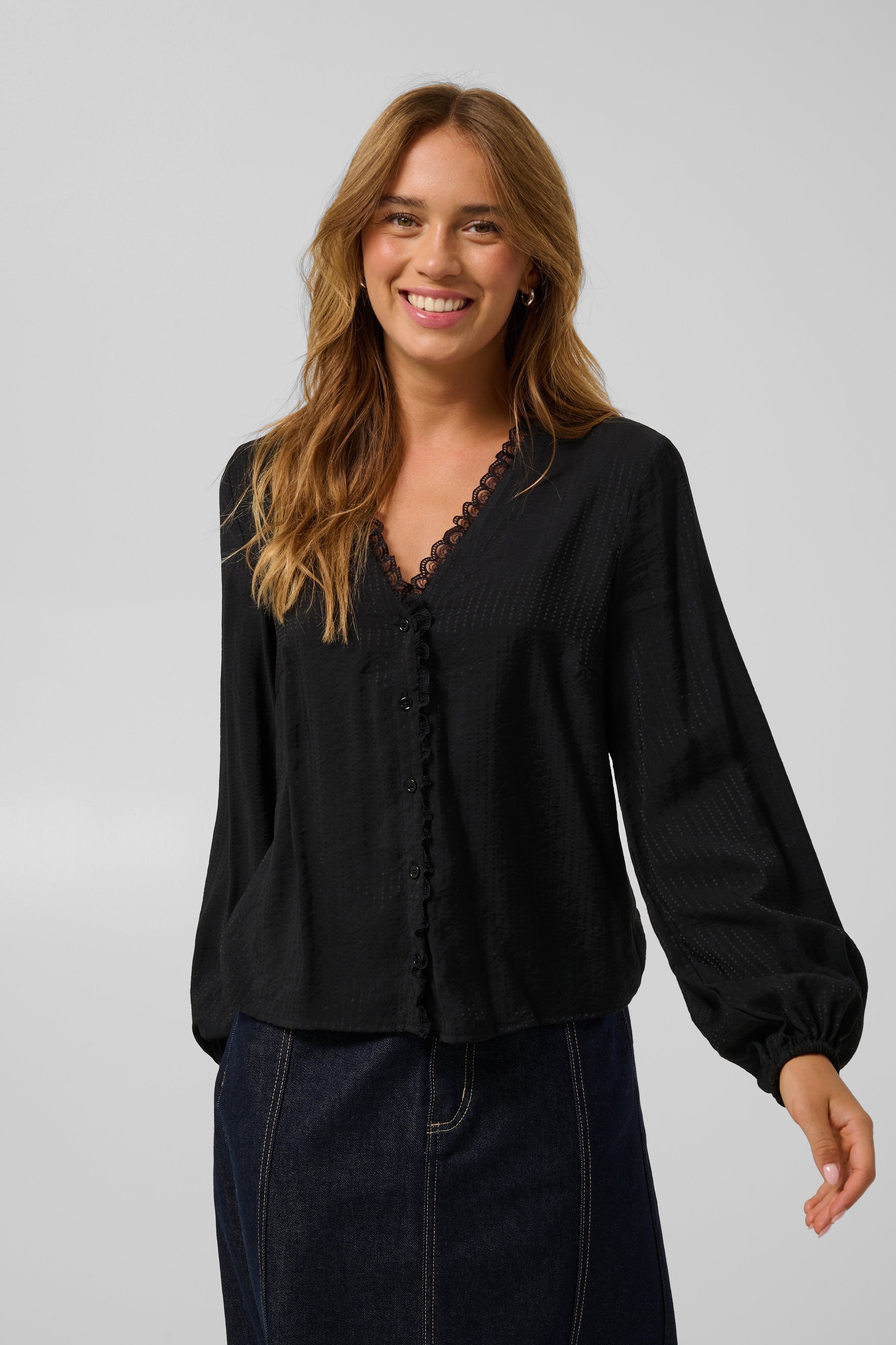 KAsollie Blouse LOOKBOOK FRONT 10512368-100121