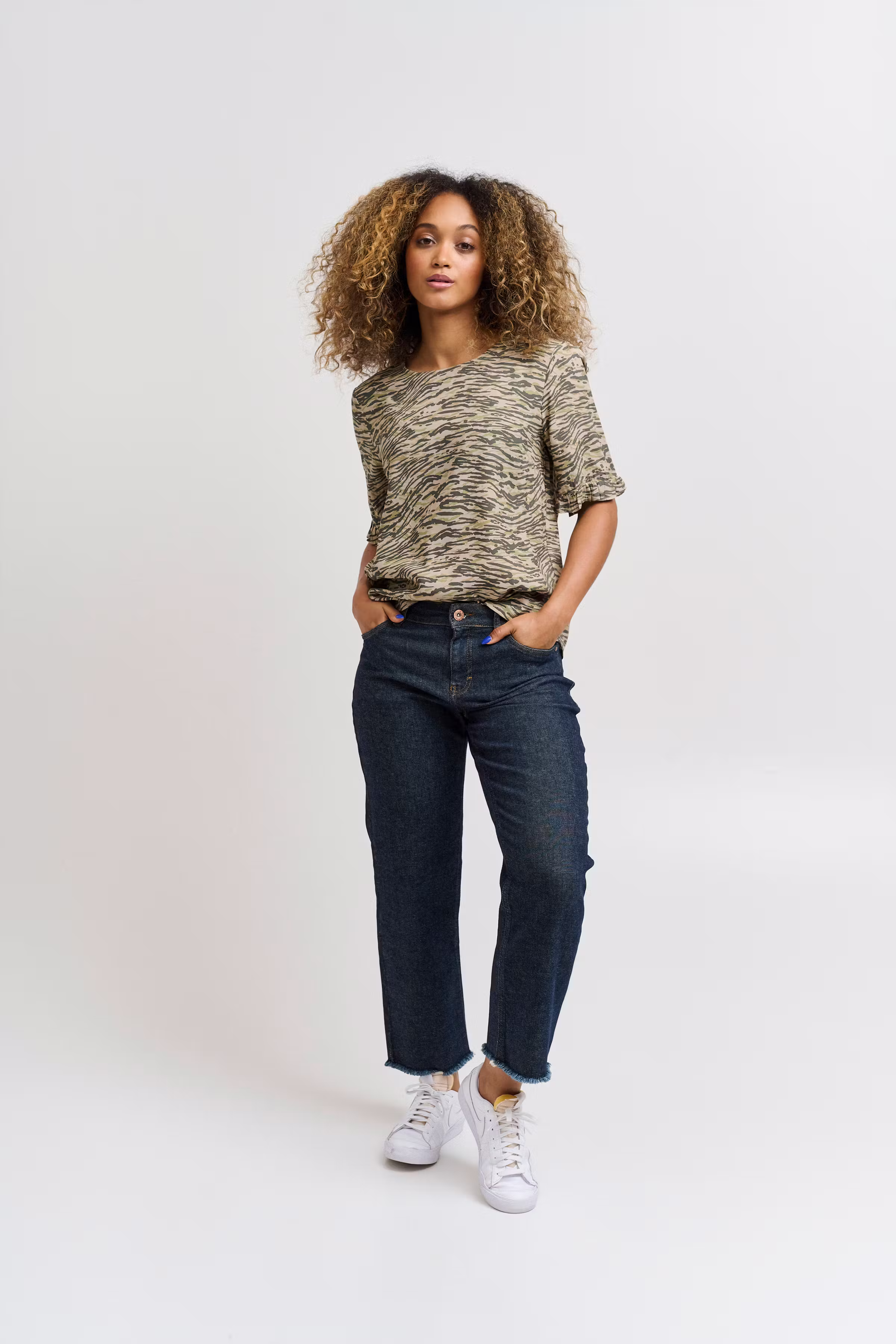 Blouse with short sleeve LOOKBOOK FRONT 50206456-201106