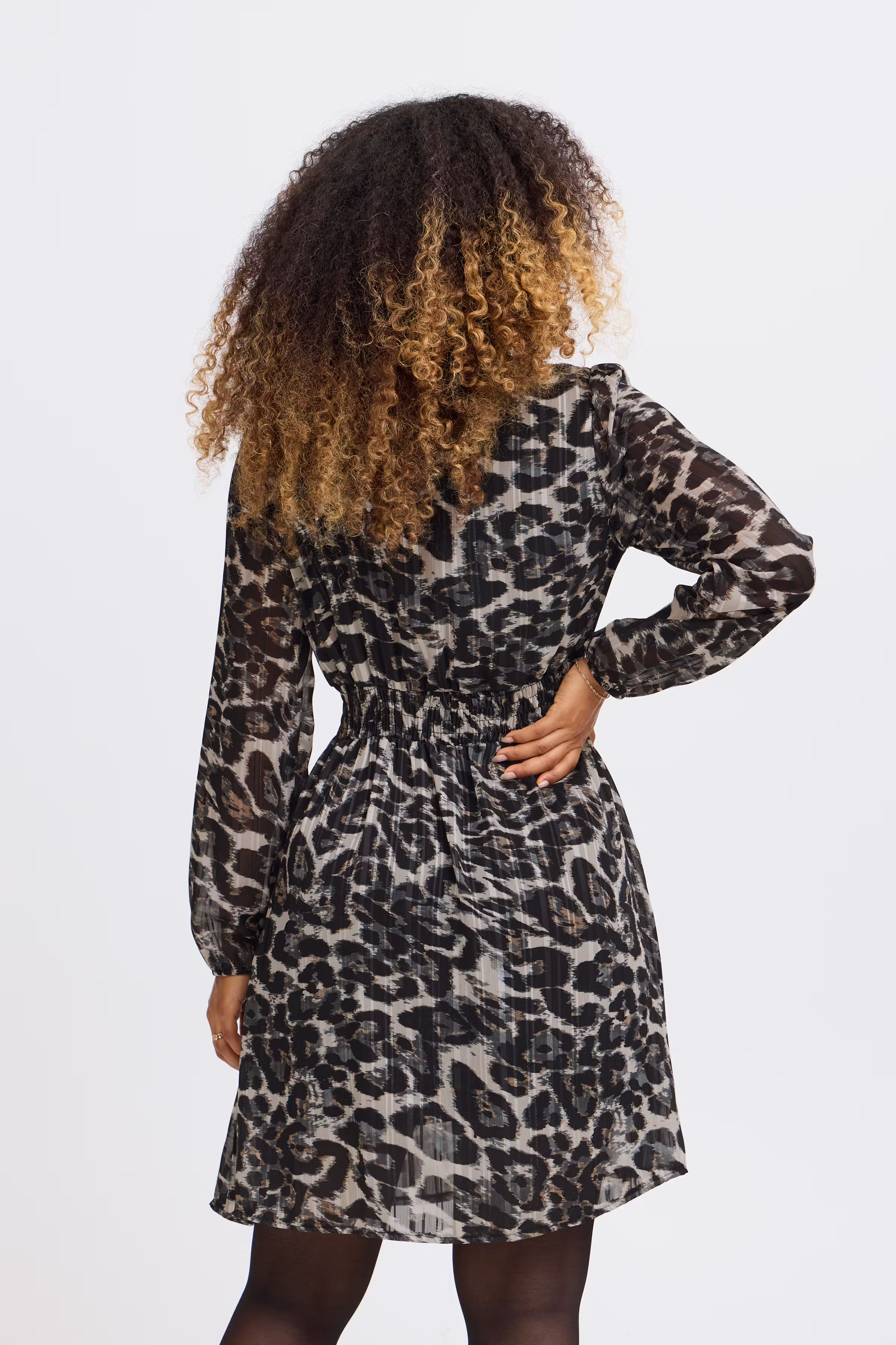 SBBELLO Kleid LOOKBOOK BACK 22100819-184005