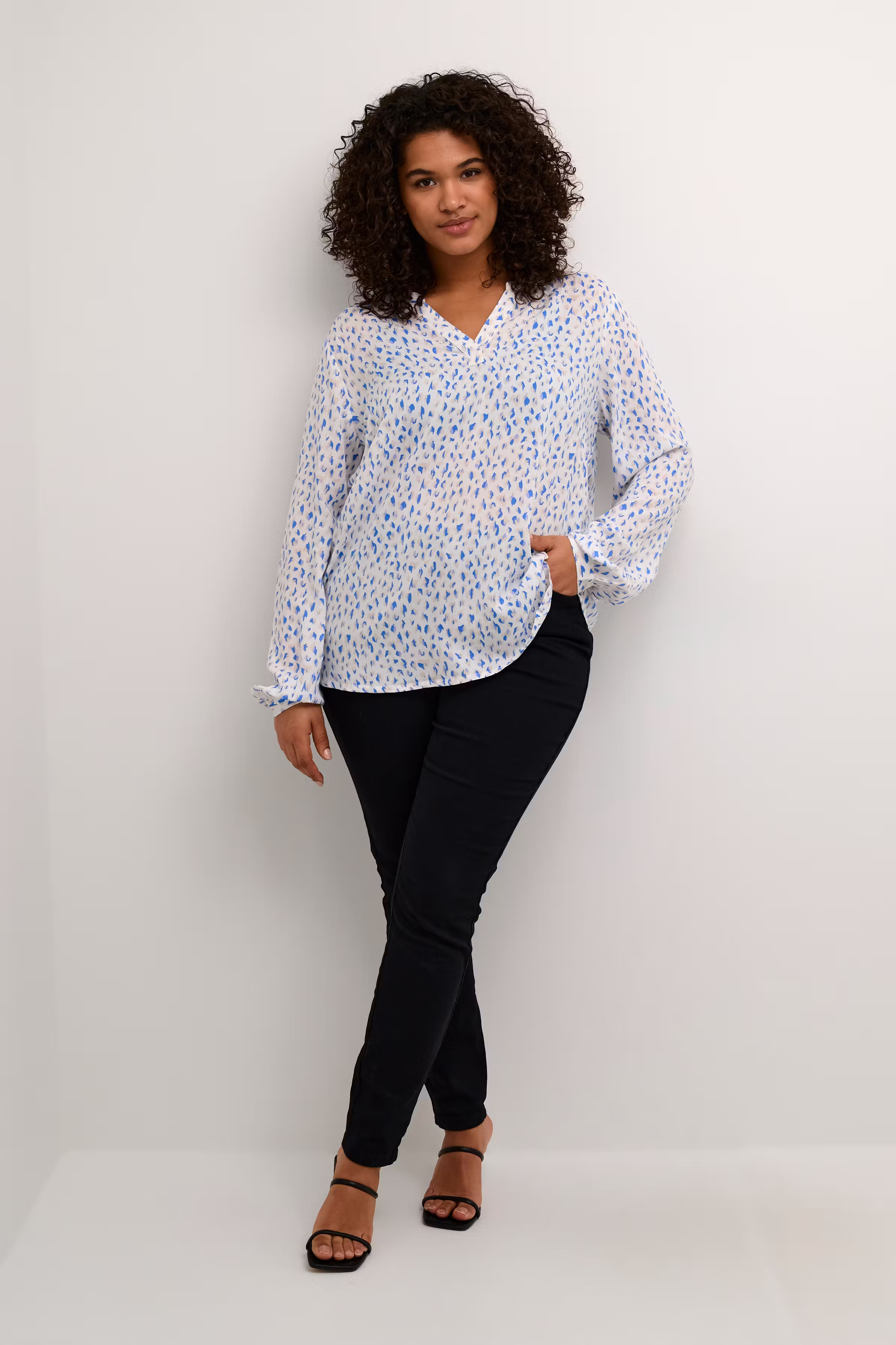 KCjalu Bluse LOOKBOOK FRONT 10581031-106479