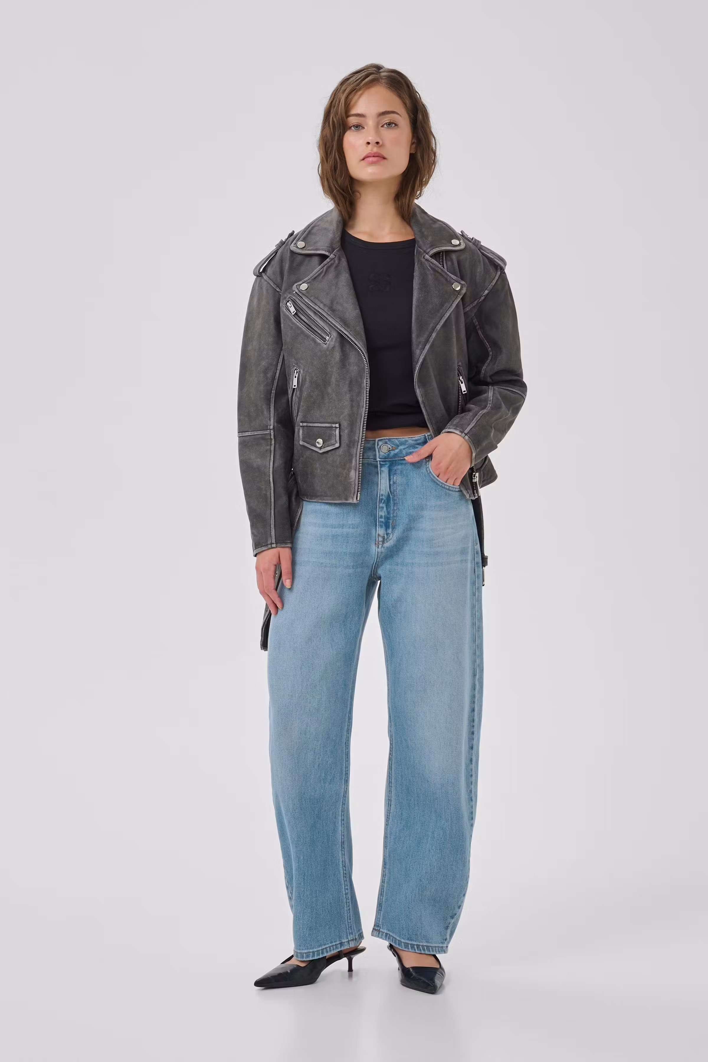 MWRemmie Barrel jeans LOOKBOOK FRONT 10705635-100047