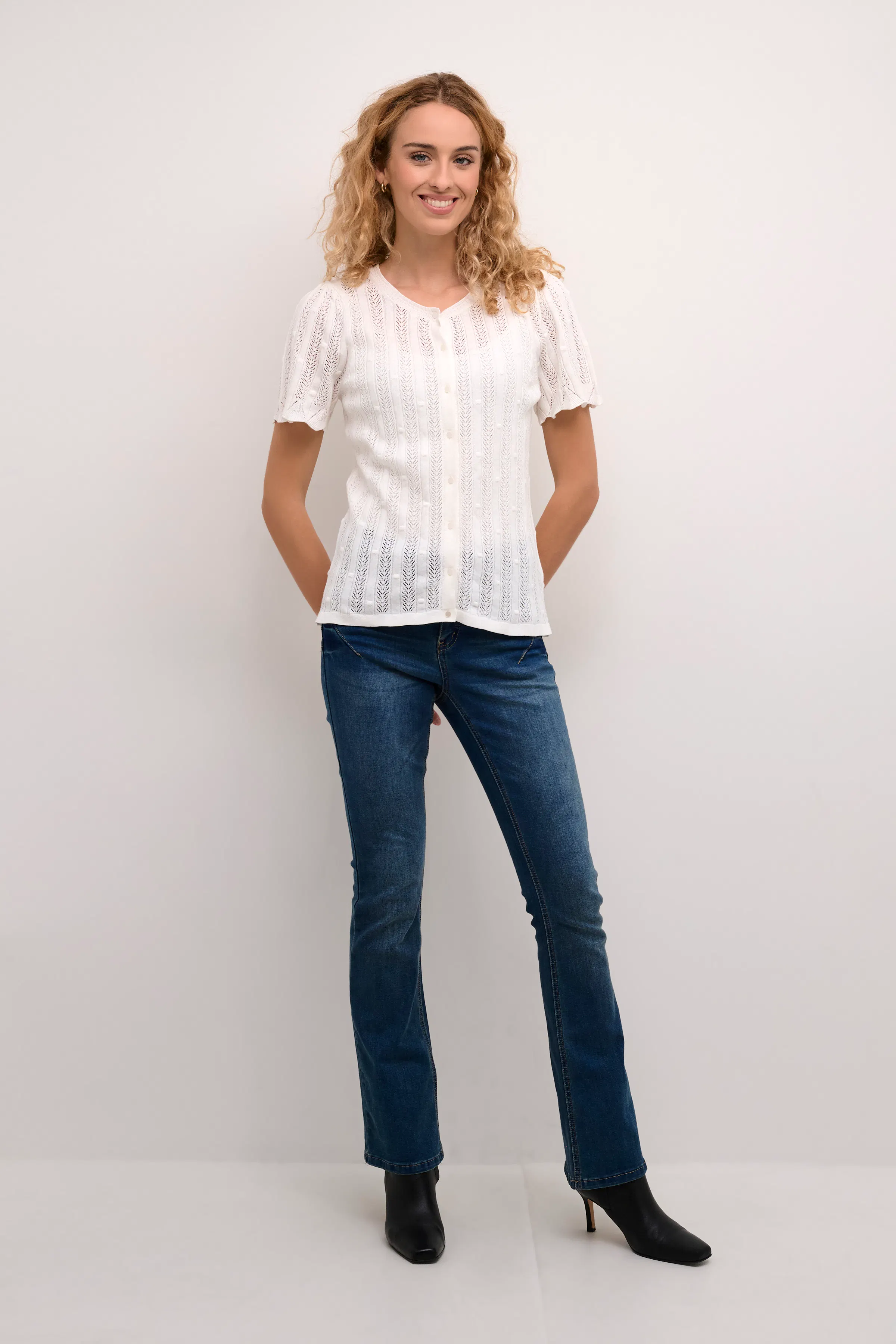 CRJanti Blouse LOOKBOOK FRONT 10613296-110602