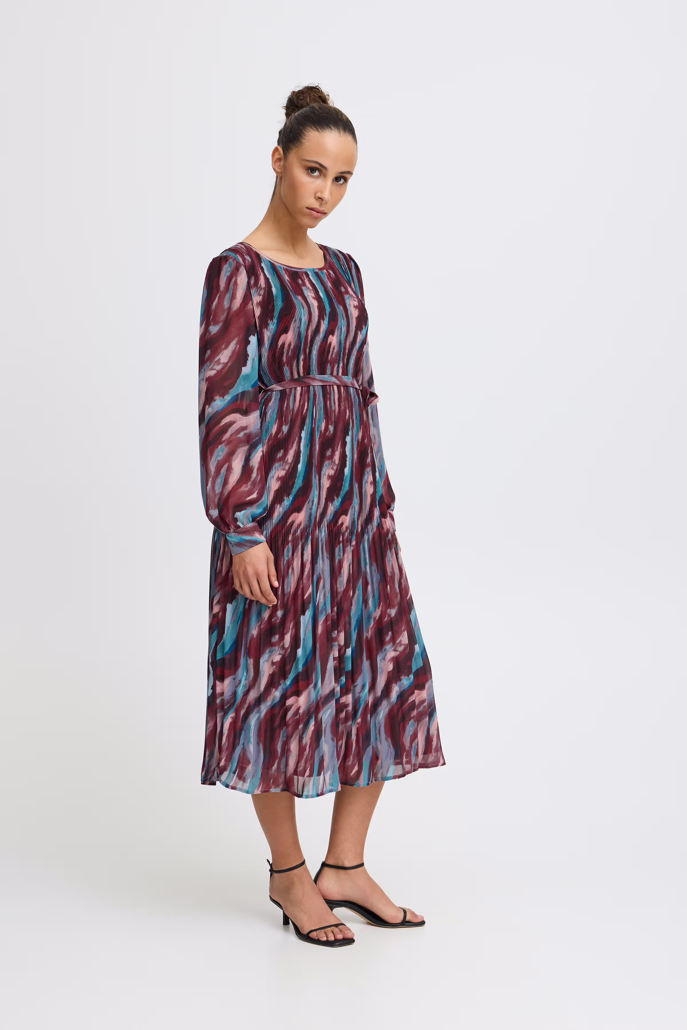 IHNEALLY Kleid LOOKBOOK FRONT 20121918-203678