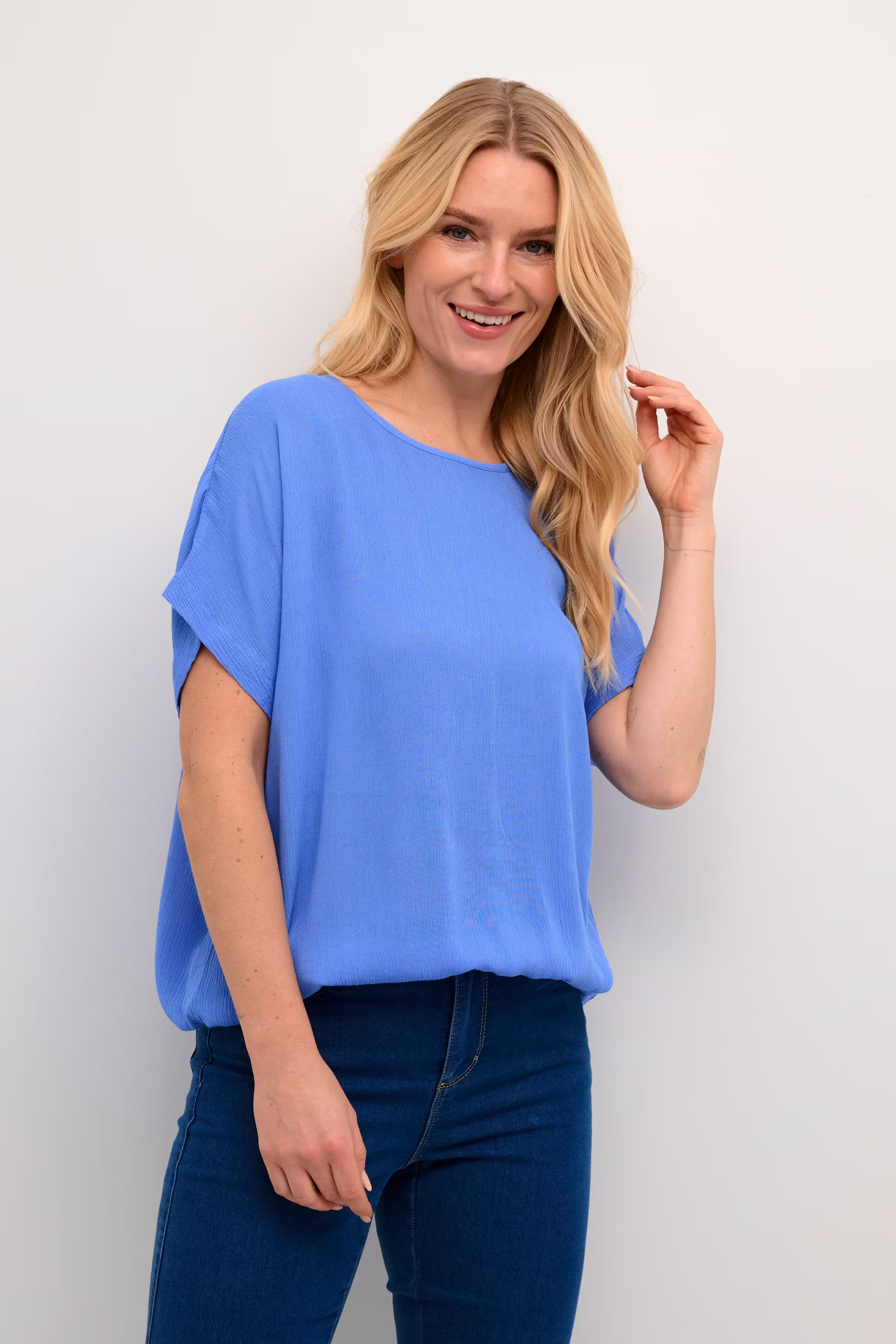 KAamber Blouse LOOKBOOK FRONT 10500781-174037