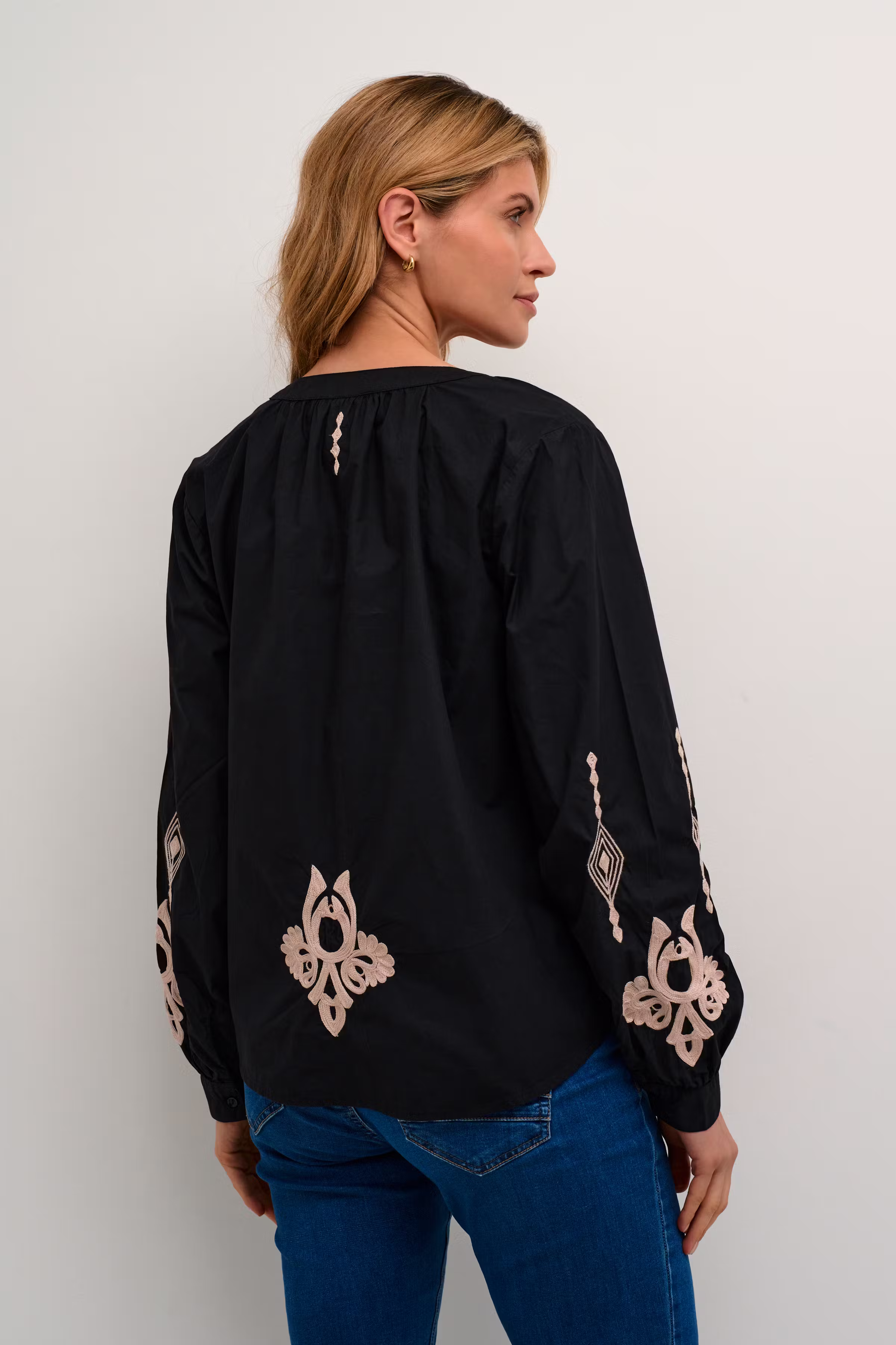 CRIpilo Blus LOOKBOOK BACK 10612943-106519