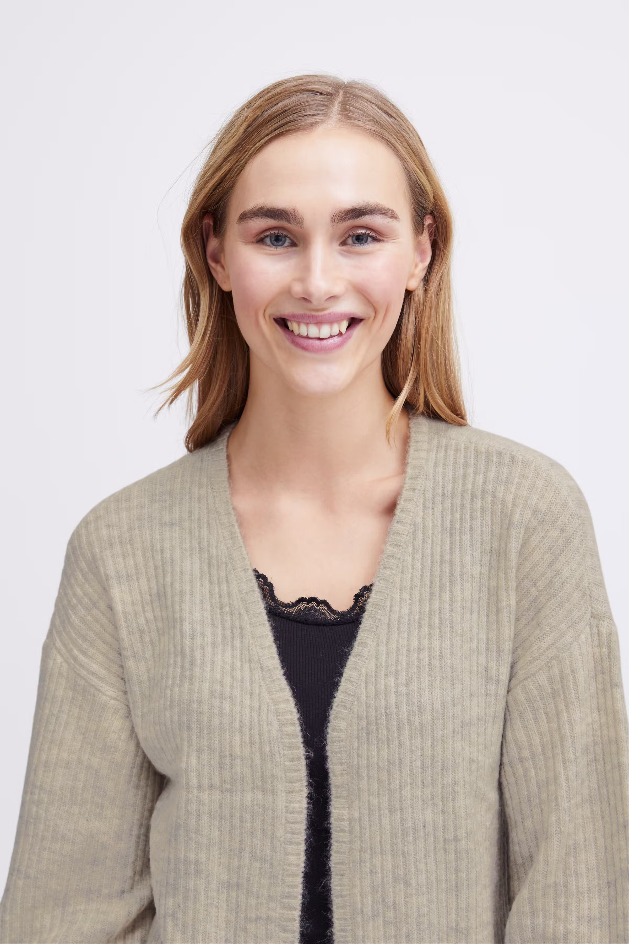 FRELVIRA Cardigan LOOKBOOK DETAIL 20613277-200662
