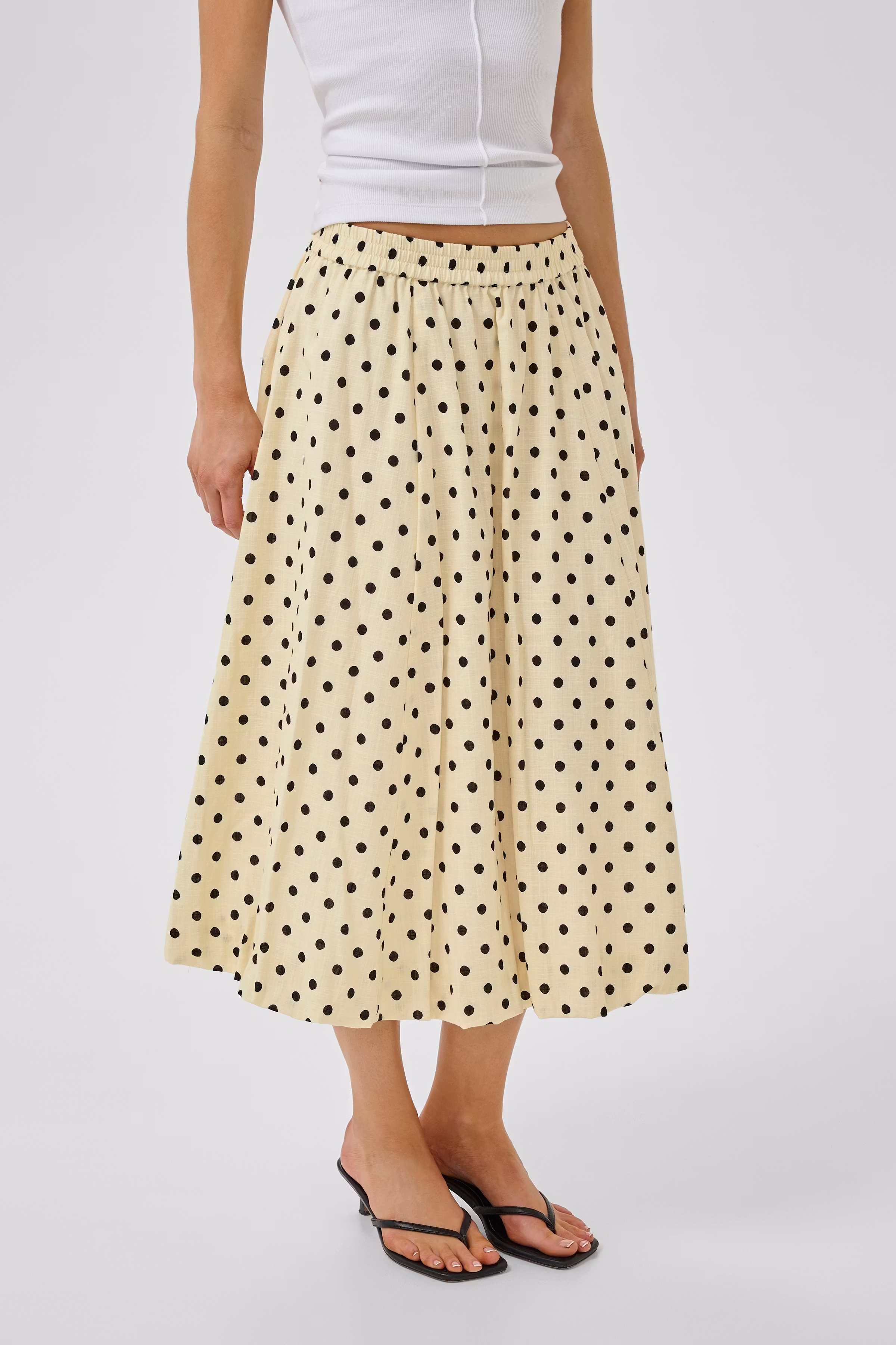 MWNada Nederdel med prikker LOOKBOOK FRONT 10705734-109463