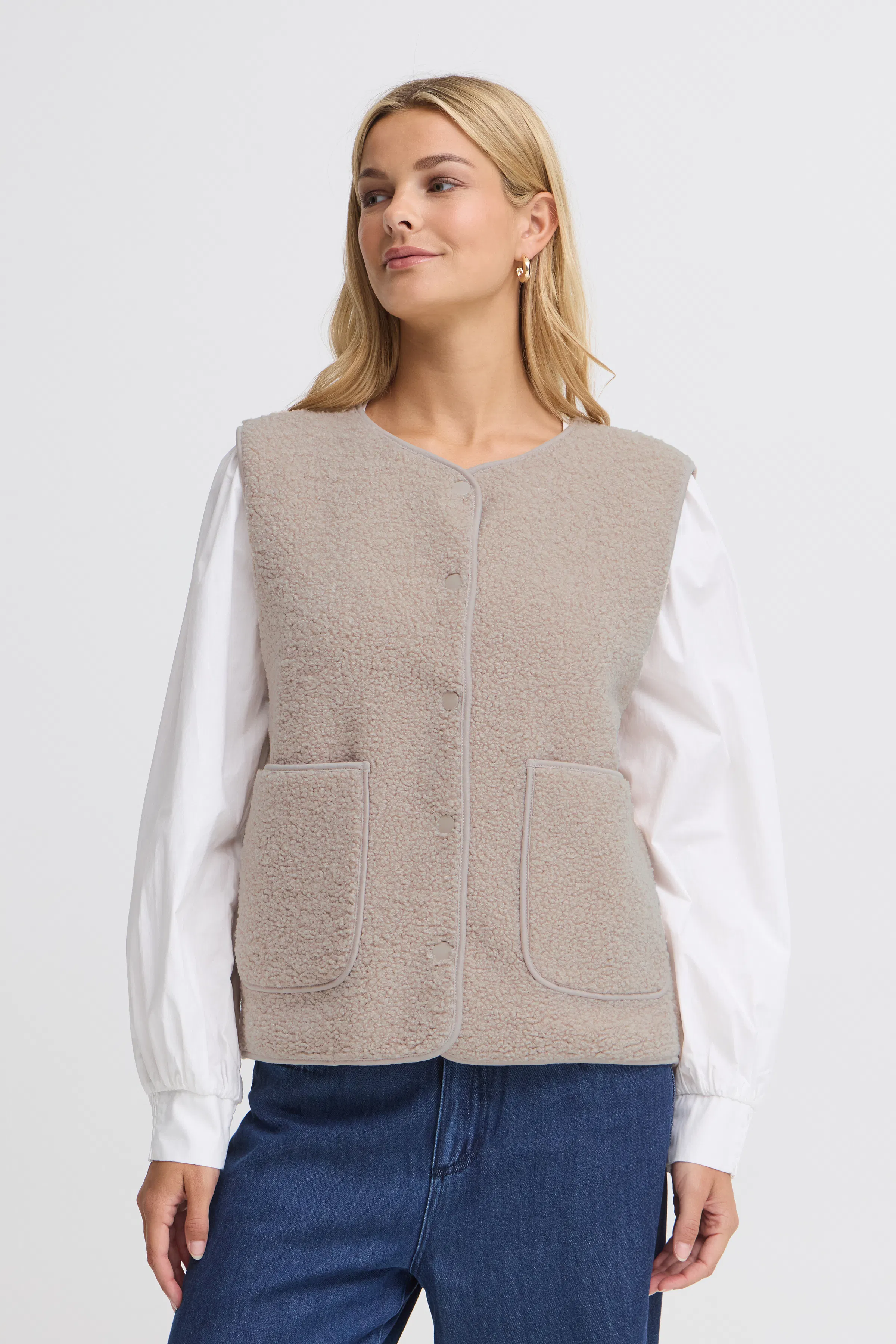 FRGWYNNE Waistcoat LOOKBOOK FRONT 20618104-161305