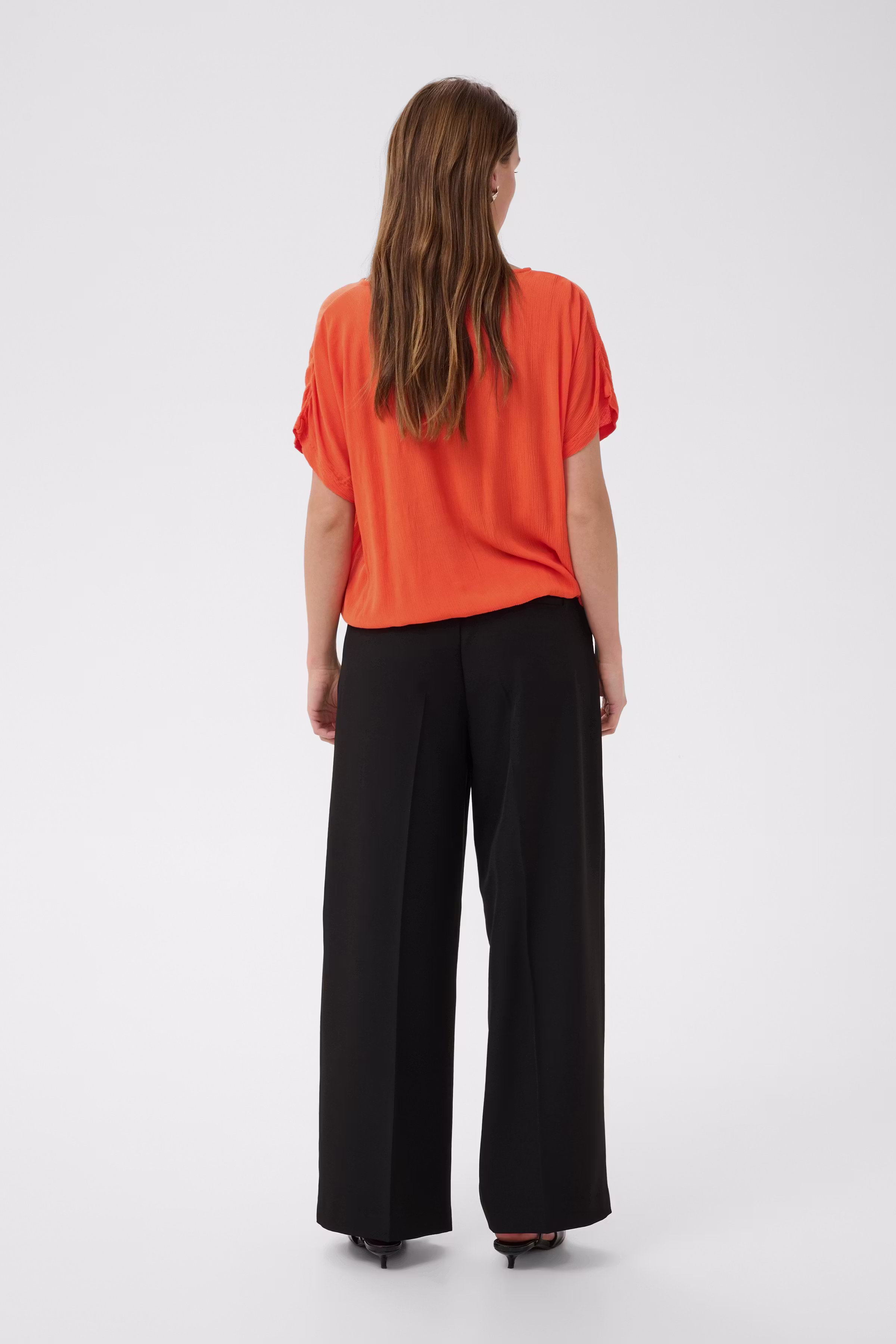 Amber Blouse LOOKBOOK BACK 10500781-171456