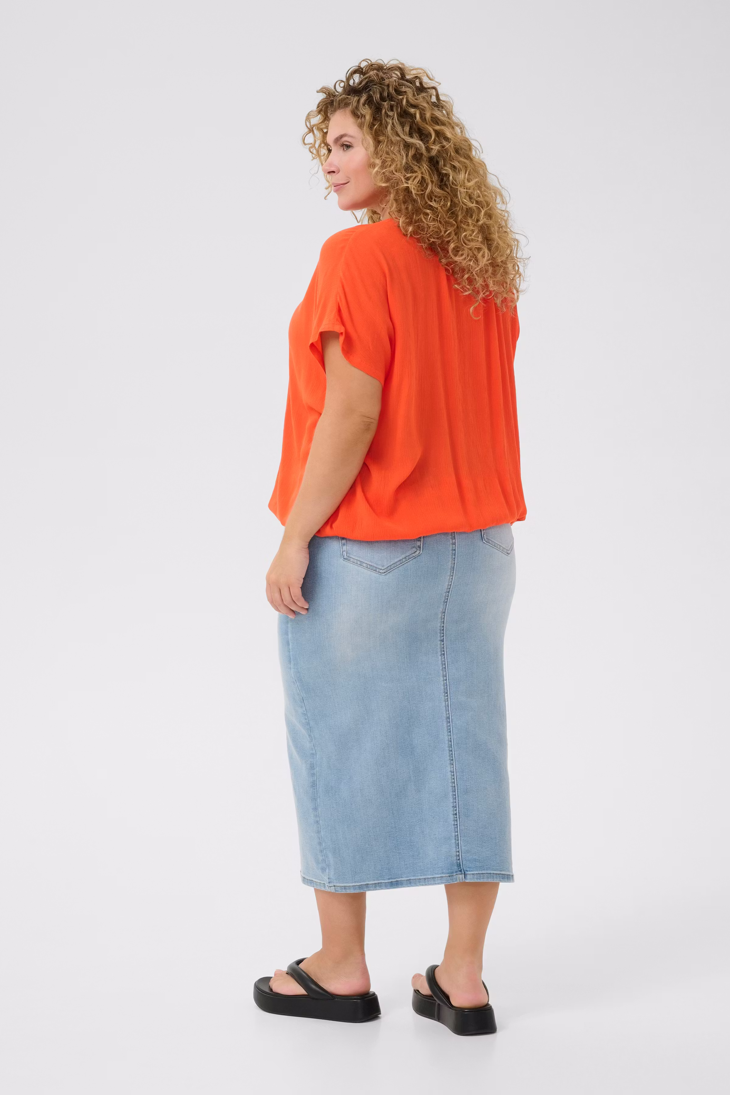 KCami Blouse LOOKBOOK BACK 10580267-171558