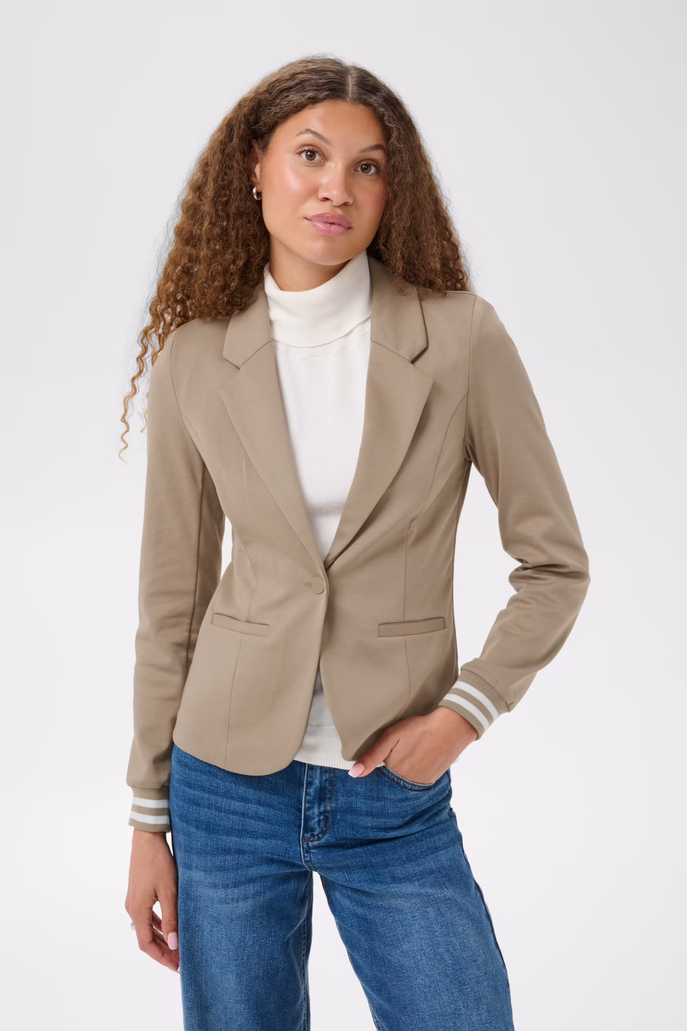 KAKinnie Blazer LOOKBOOK FRONT 10550800-1000137