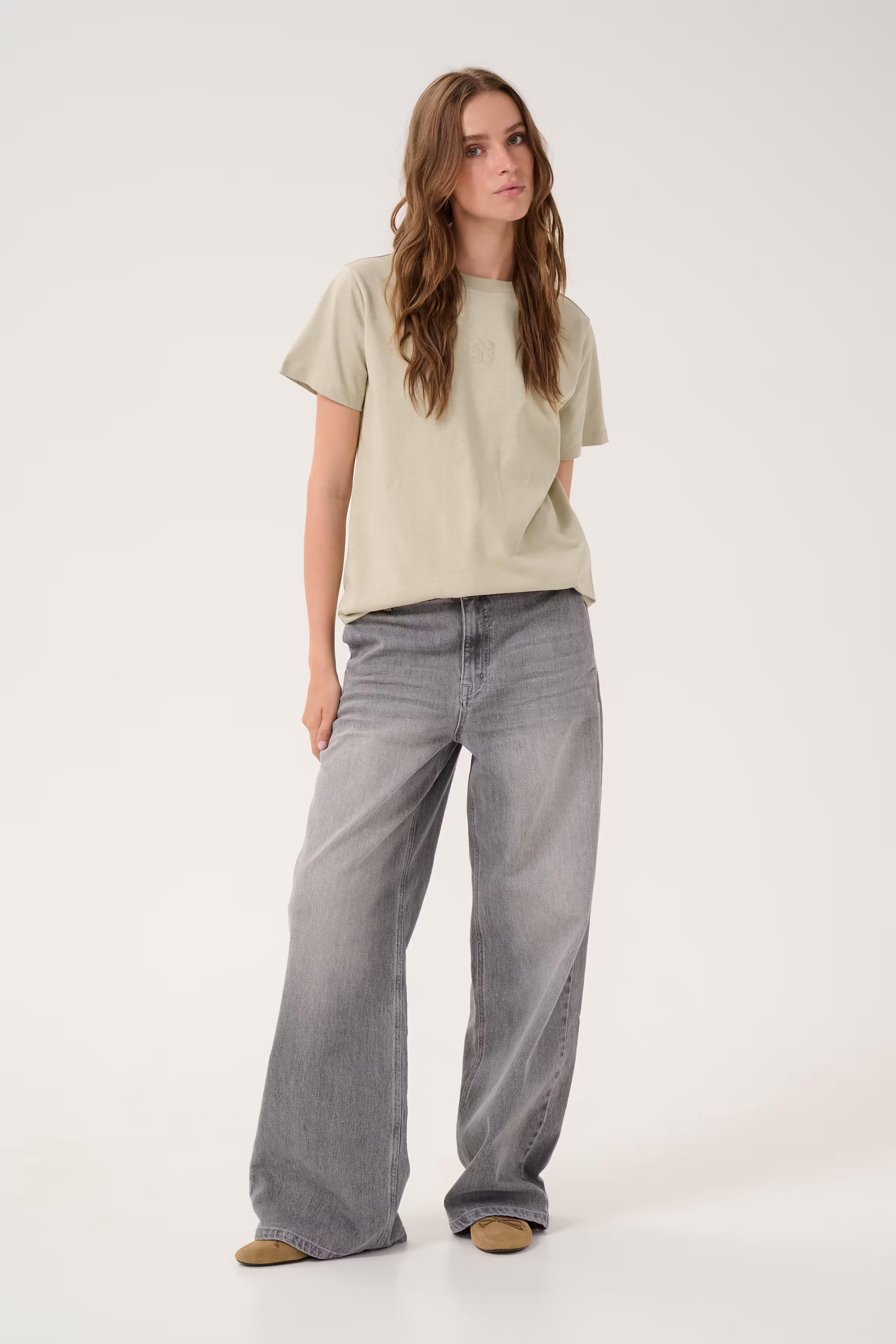 SeattleMW Logo T-shirt LOOKBOOK FRONT 10704898-107037