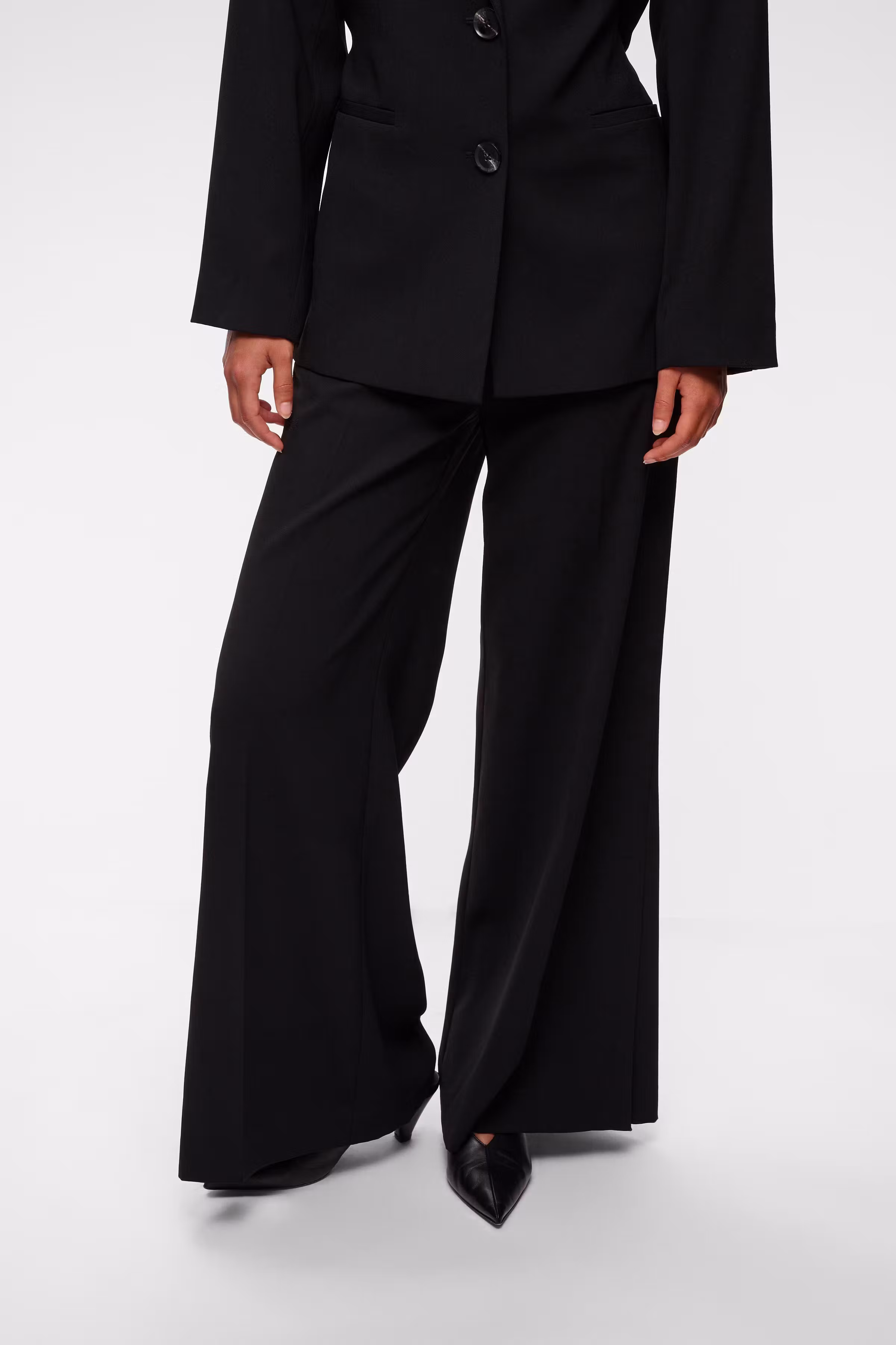 BriezIW Hose LOOKBOOK FRONT 30110962-194008