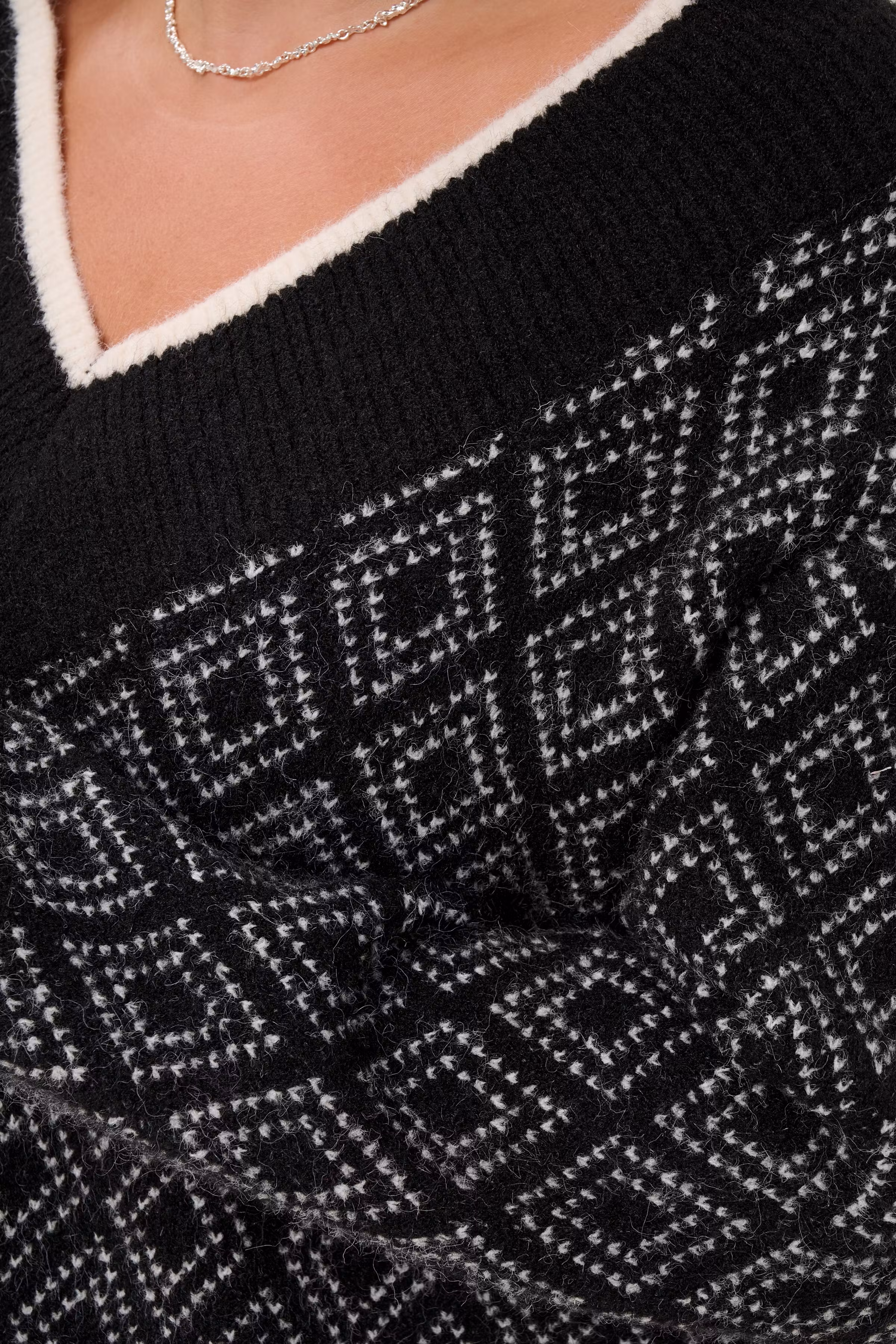 KCsigna Pullover LOOKBOOK DETAIL 10584435-109747