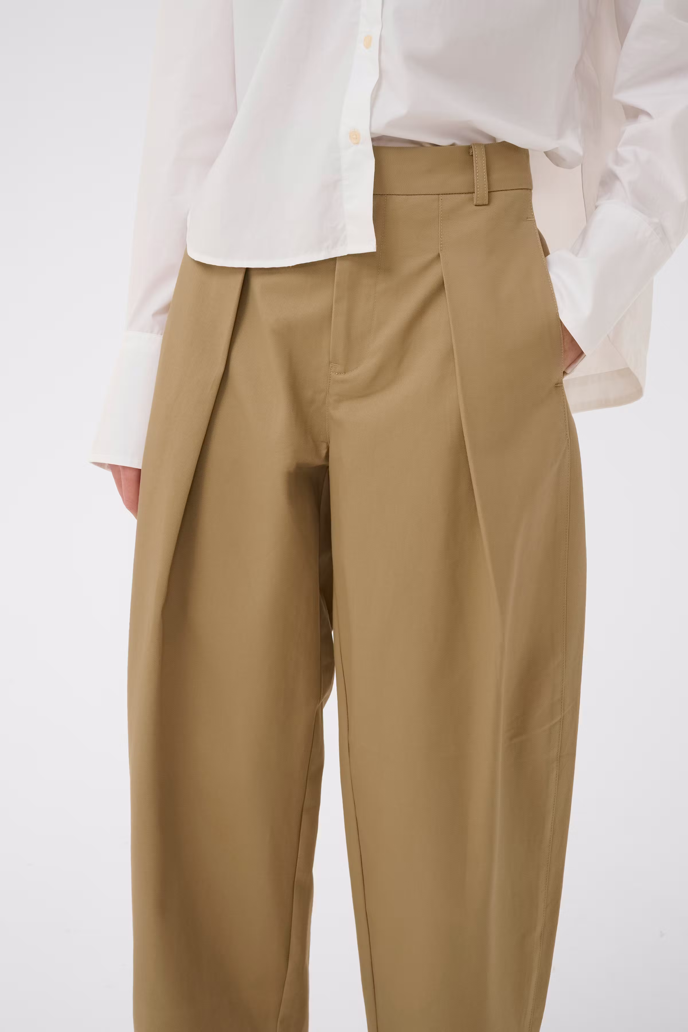 TinikkaIW Cropped Trousers LOOKBOOK DETAIL 30111258-161315