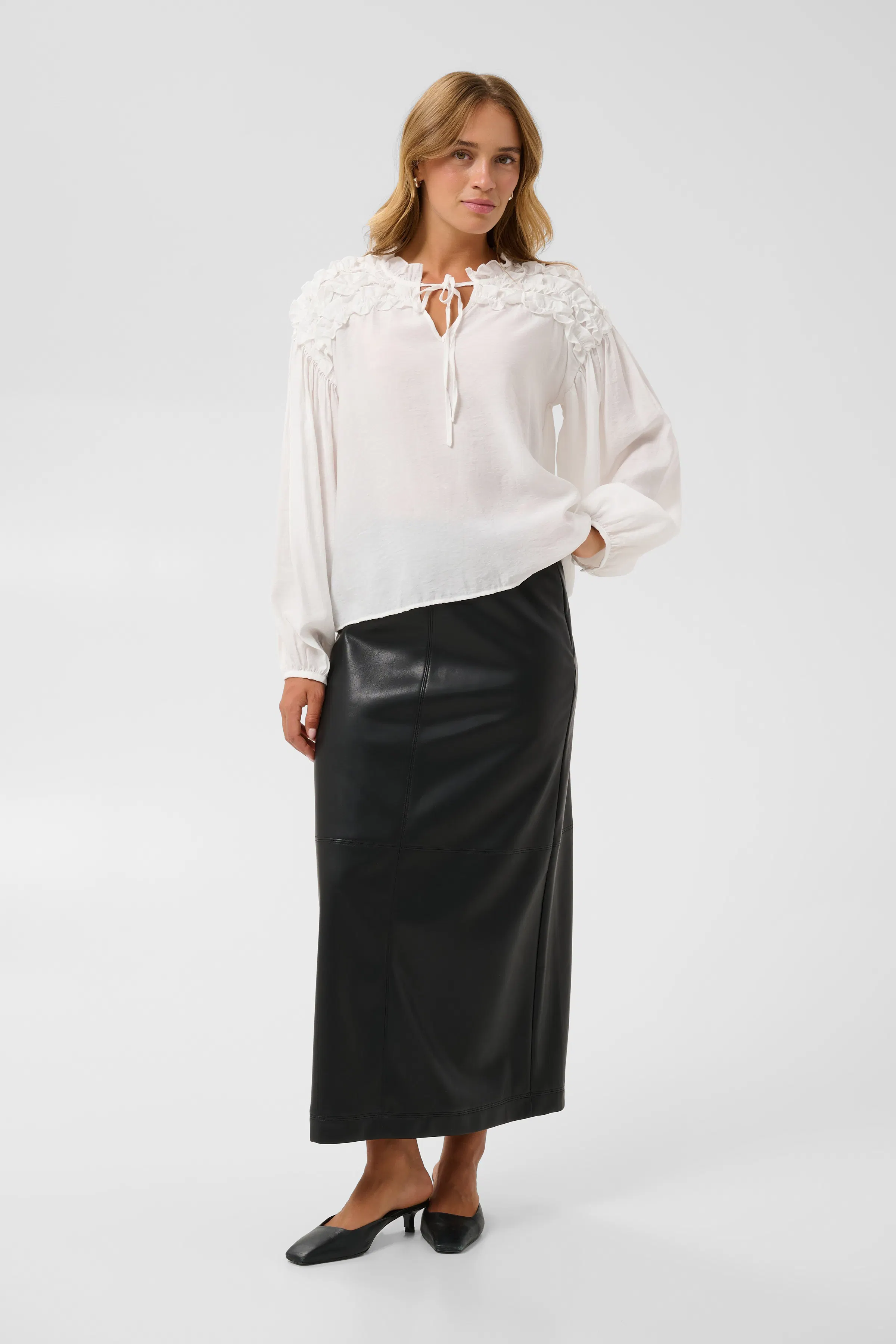 KAnicole Bluse LOOKBOOK FRONT 10512111-110602