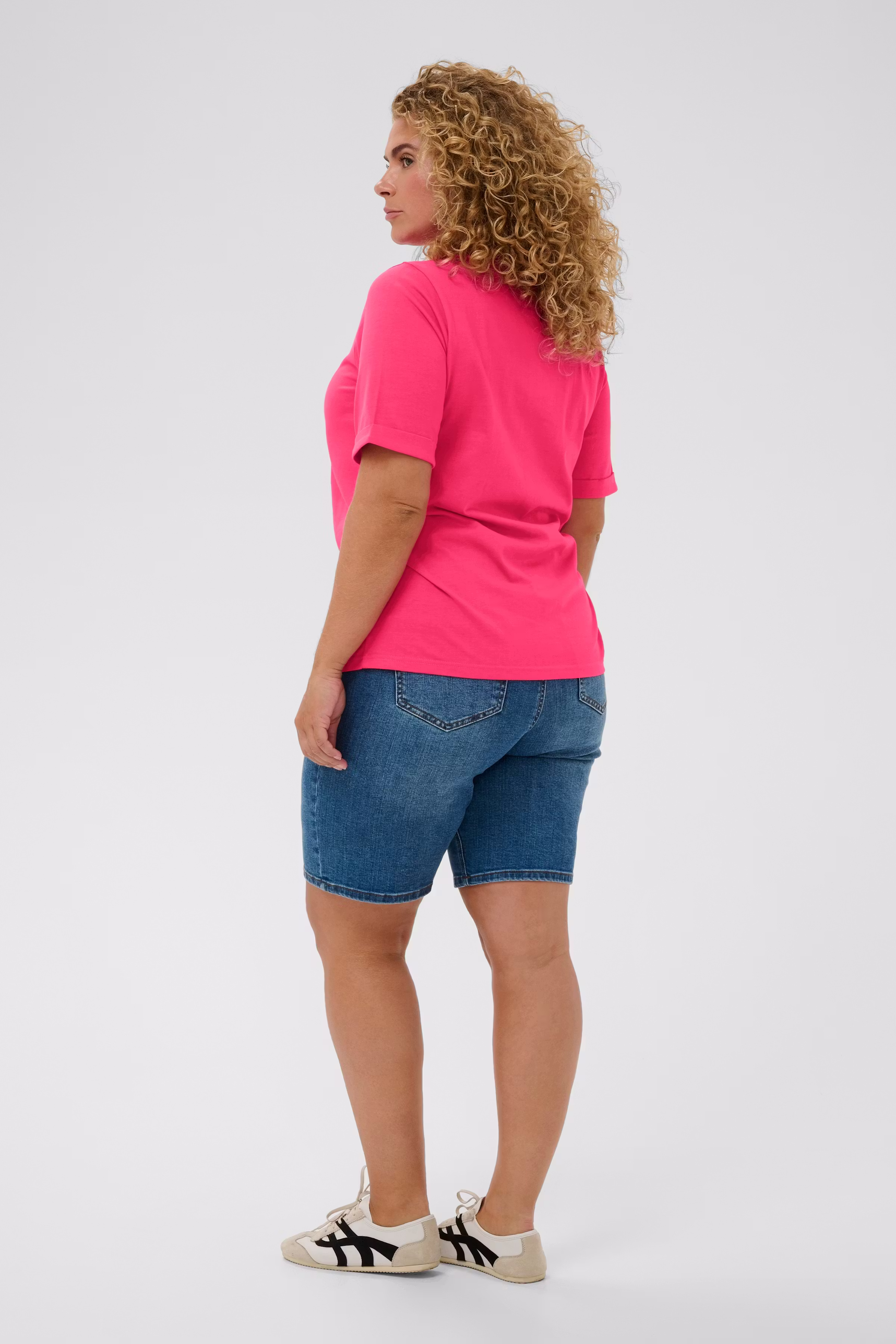 KCart T-shirt LOOKBOOK BACK 10583546-109422