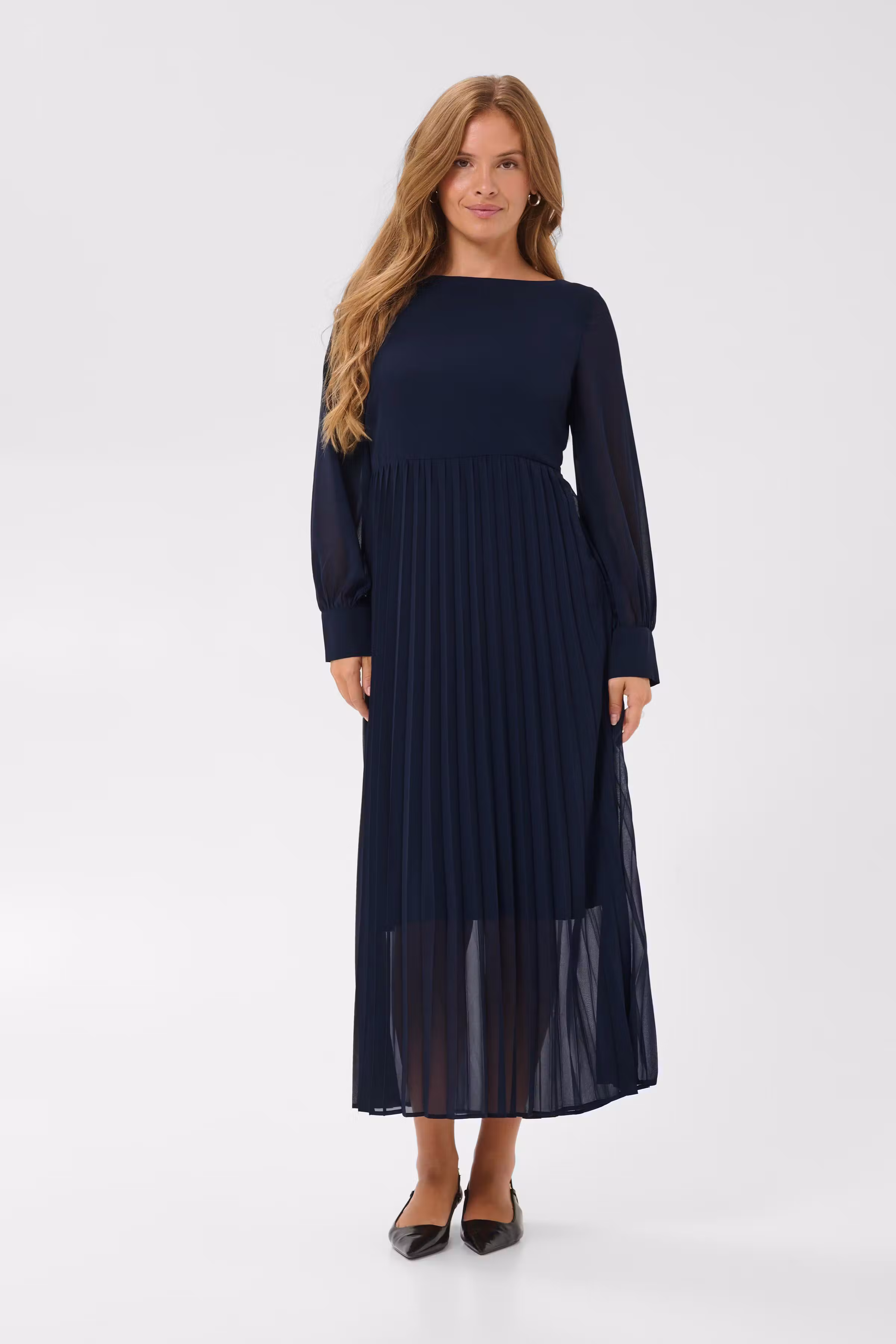 KAlorinda Kleid LOOKBOOK FRONT 10513212-194020