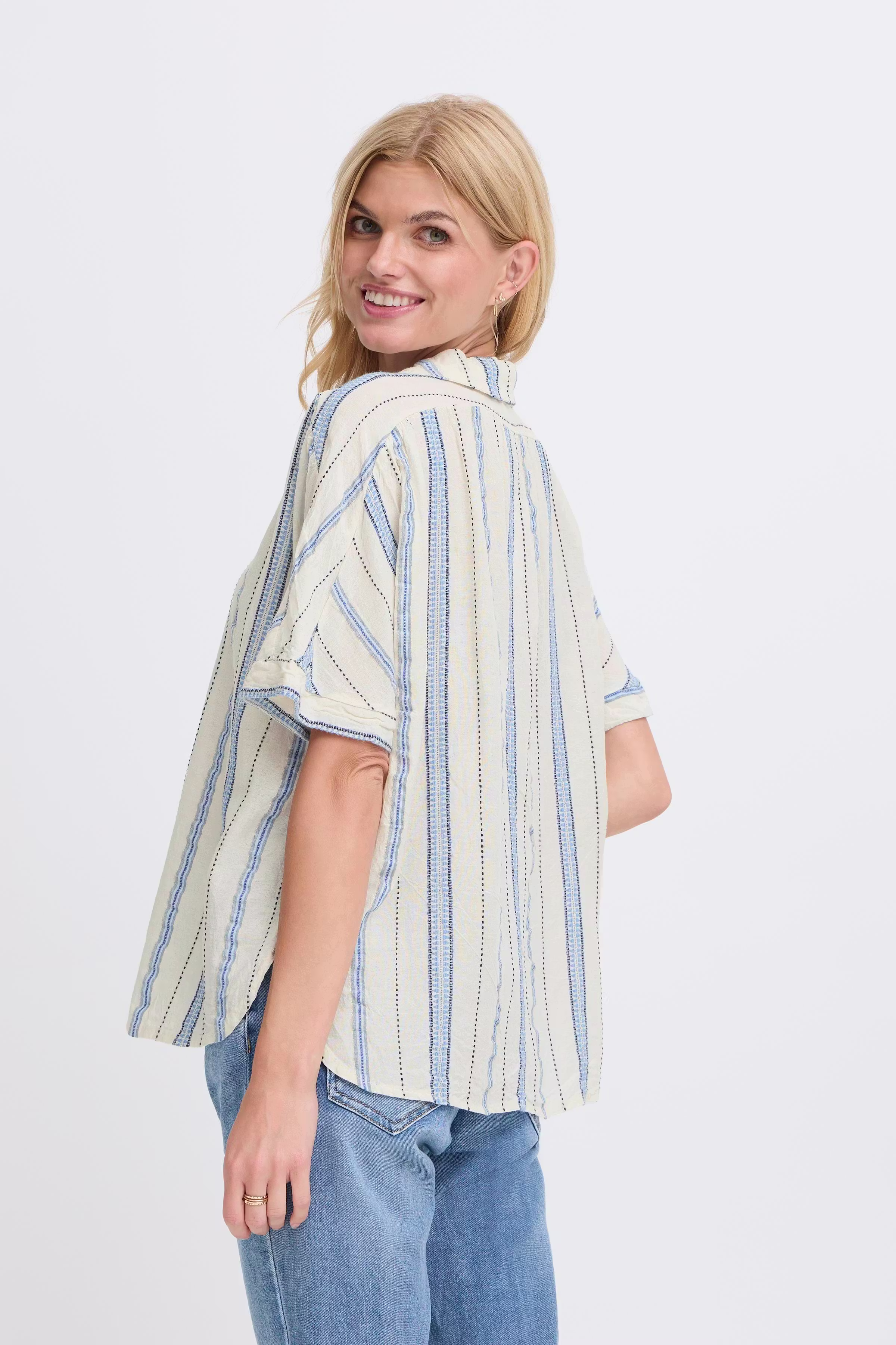 SBSENDA Bluse LOOKBOOK BACK 22101070-154020