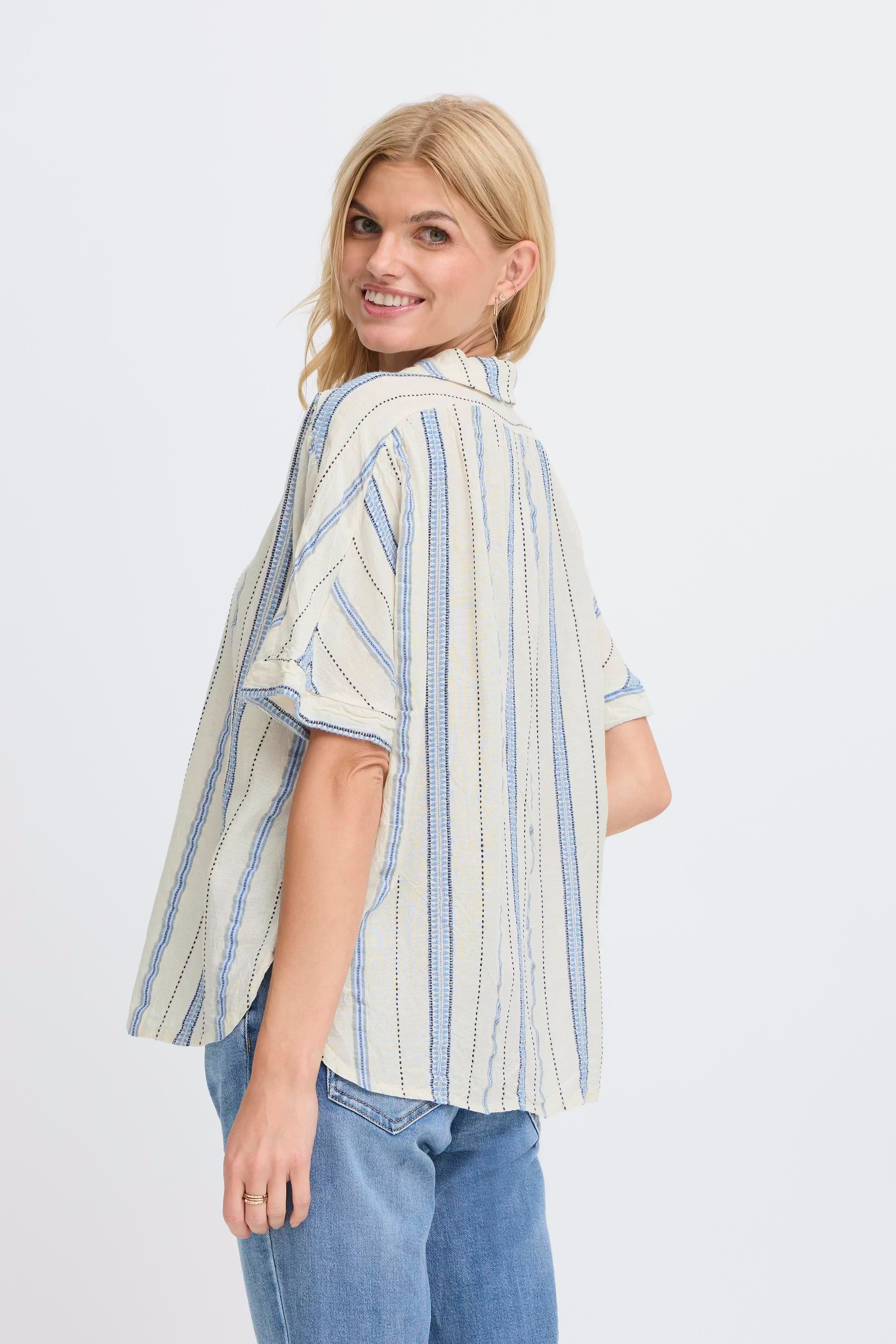 SBSENDA Bluse LOOKBOOK BACK 22101070-154020