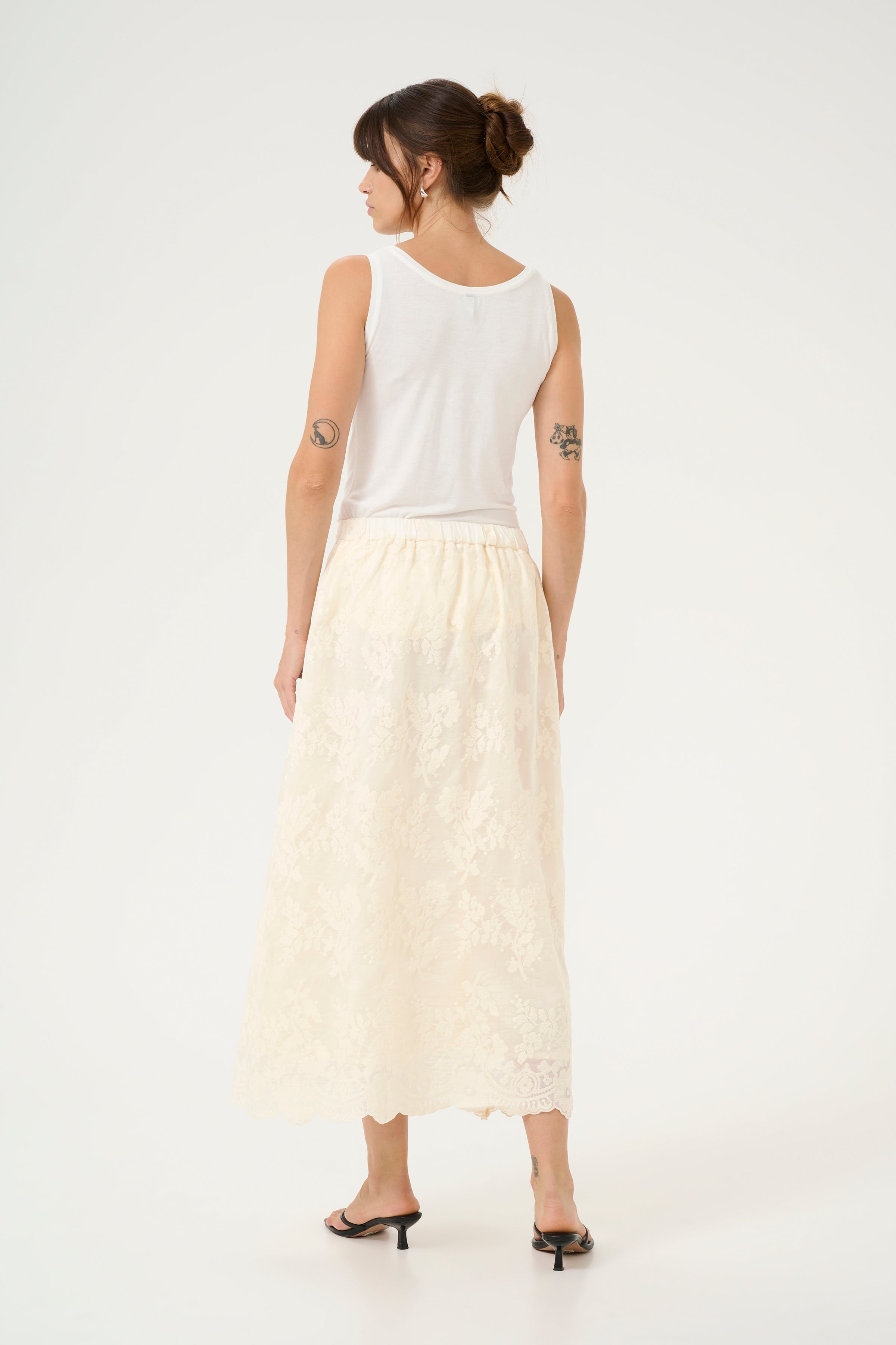 CUarona Skirt LOOKBOOK BACK 50111914-120304