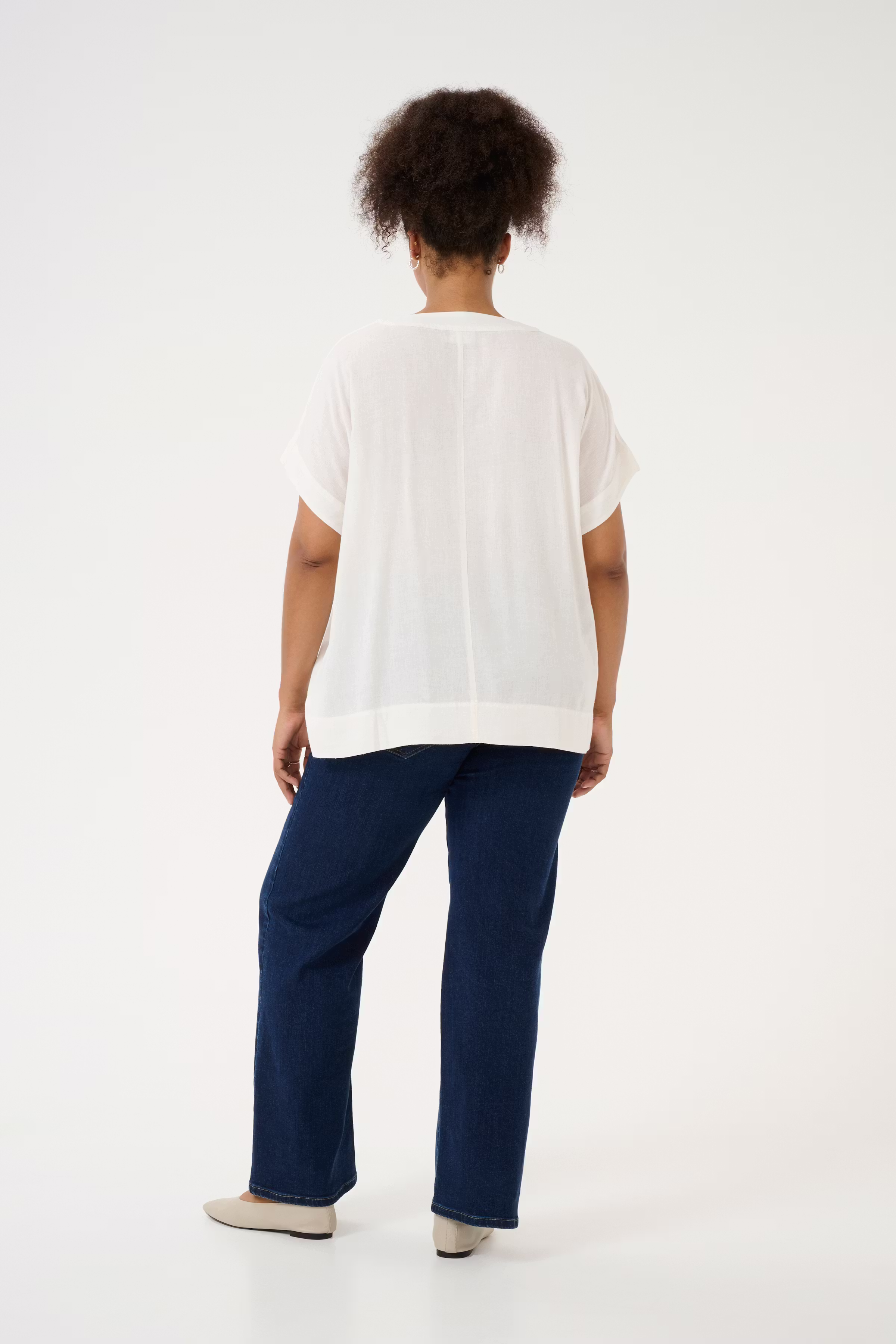 KCmille Linen Blouse LOOKBOOK BACK 10583097-110602