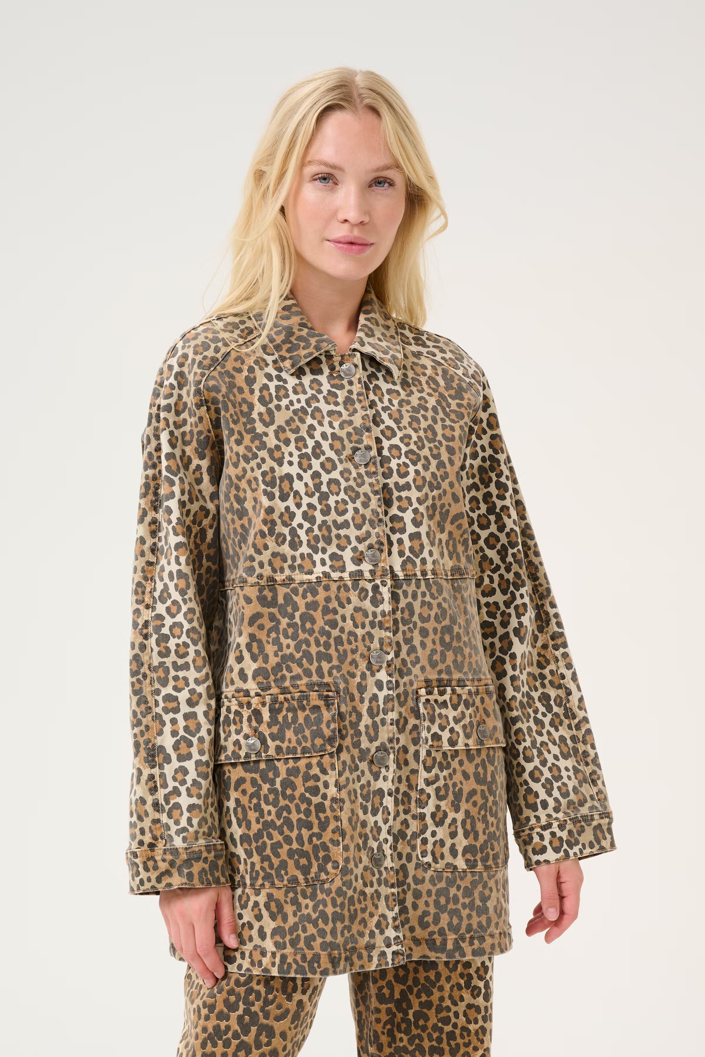 CUaliena Leopard Skjortejakke LOOKBOOK FRONT 50111657-107355