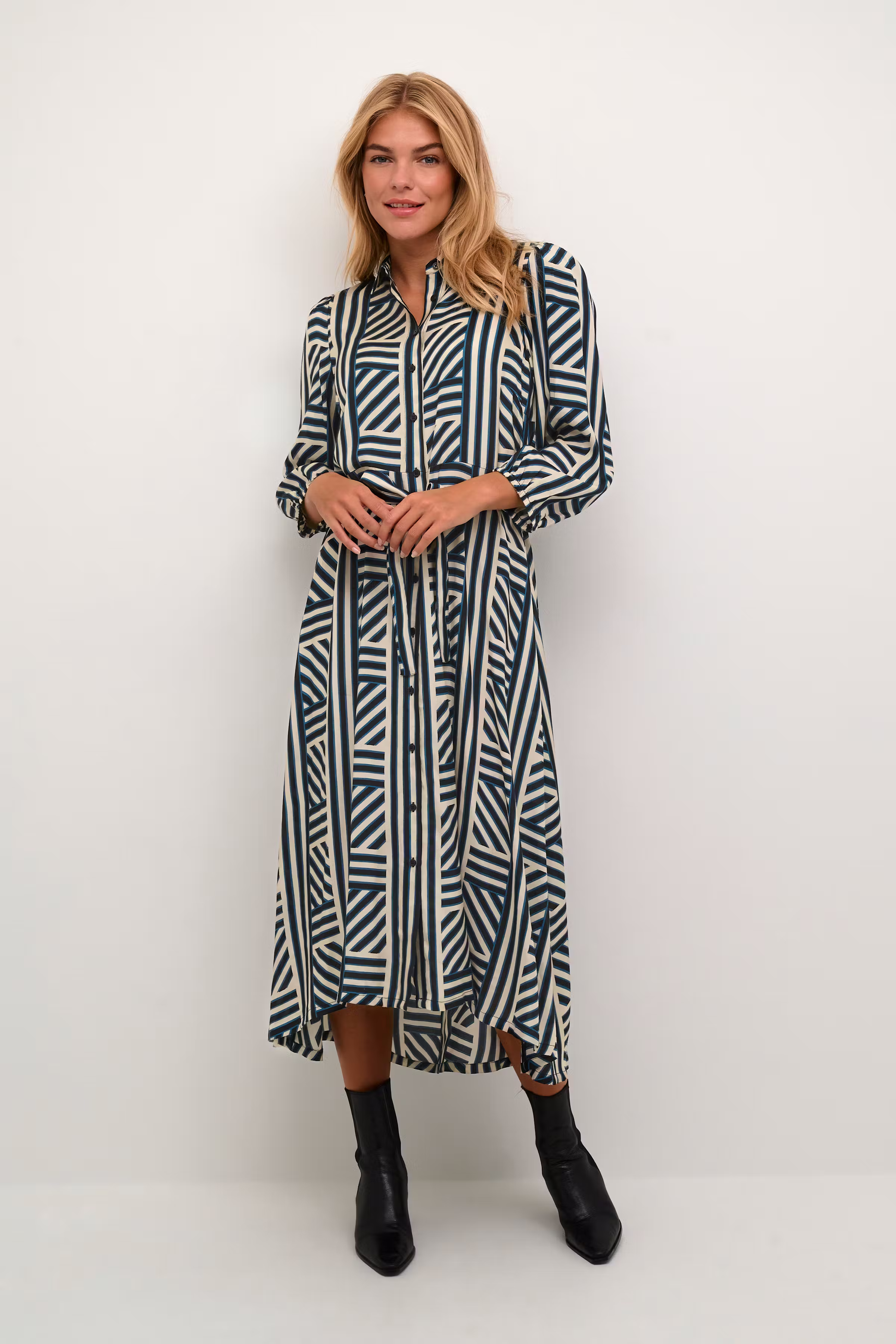 KAlia Kleid LOOKBOOK FRONT 10552265-105356